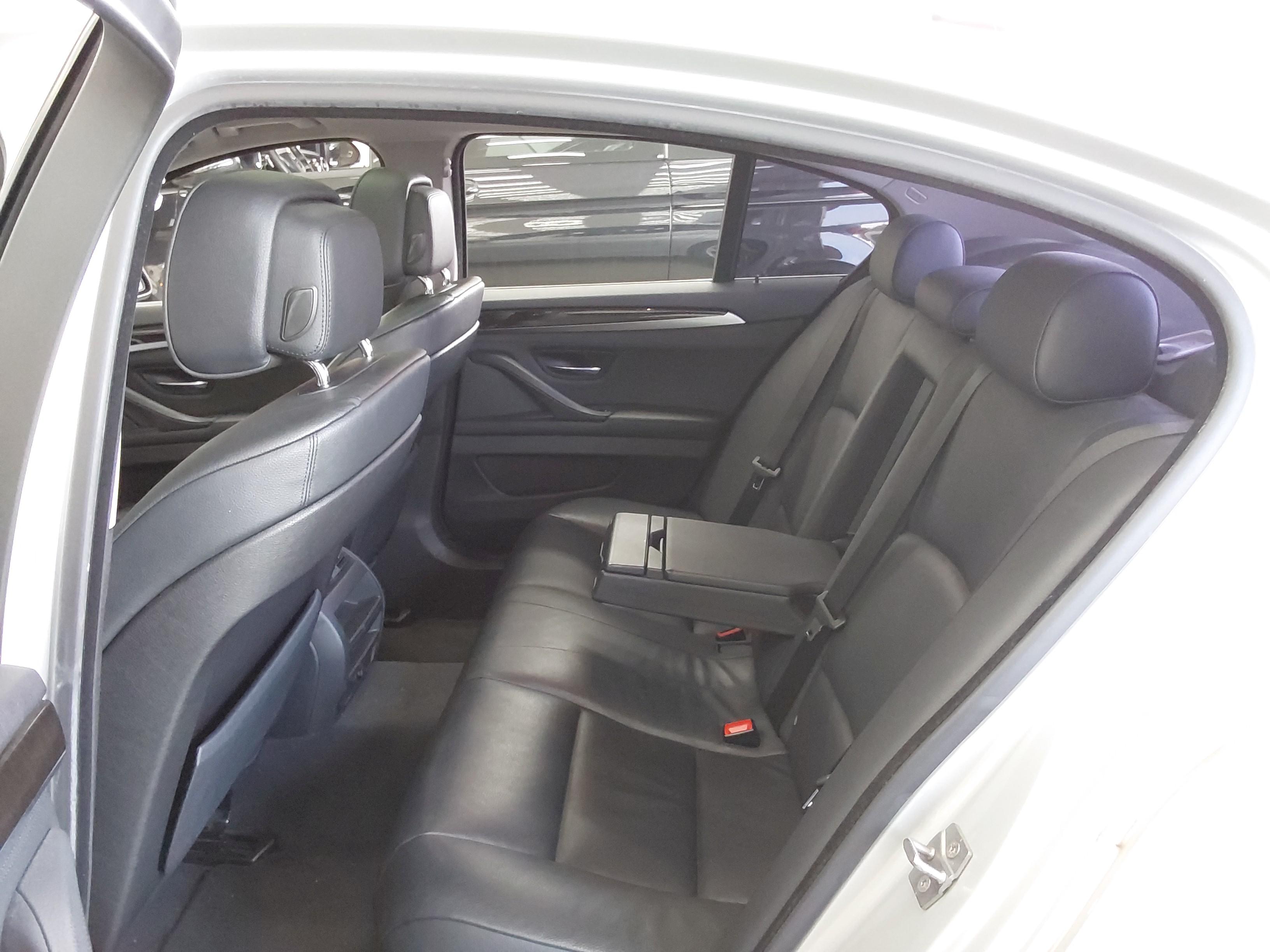 بي إم دبليو الفئة 5 2011 - صورة 11