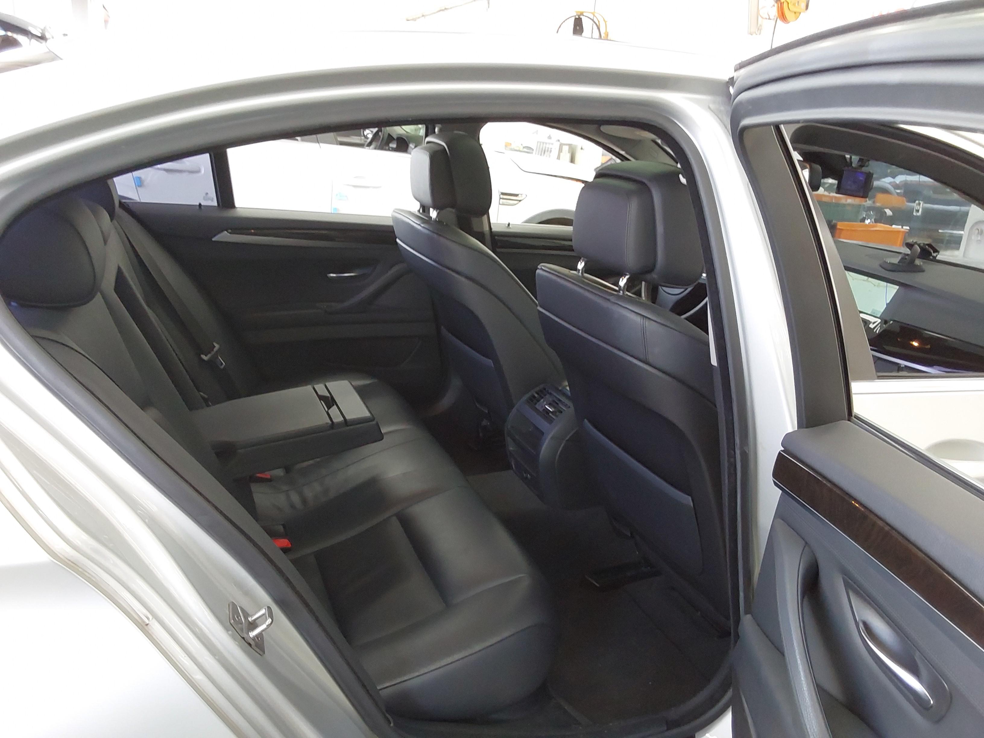 بي إم دبليو الفئة 5 2011 - صورة 13