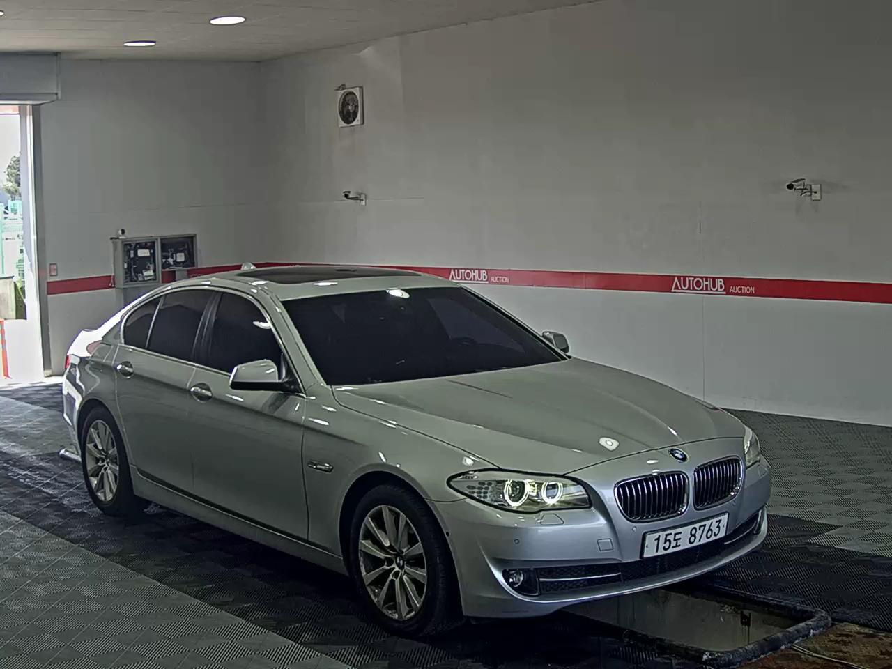 بي إم دبليو الفئة 5 2011 - صورة 2