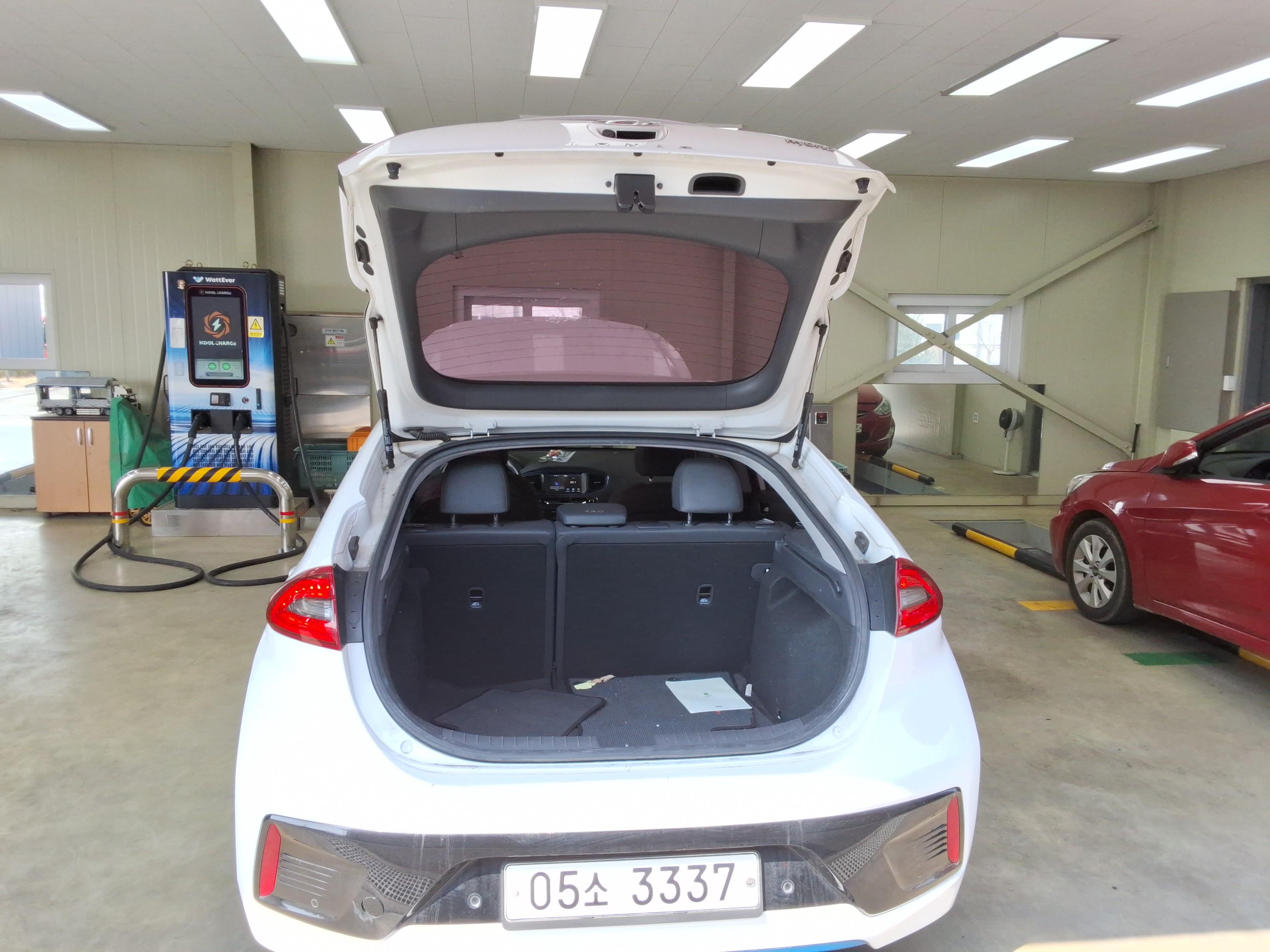 Hyundai Ioniq 2018 - Image 12