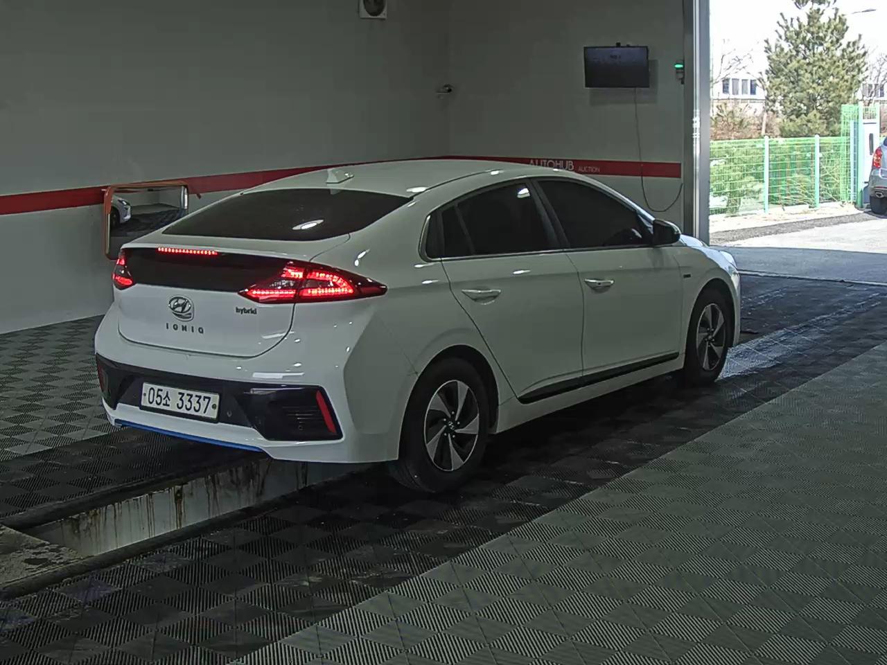 Hyundai Ioniq 2018 - Image 4