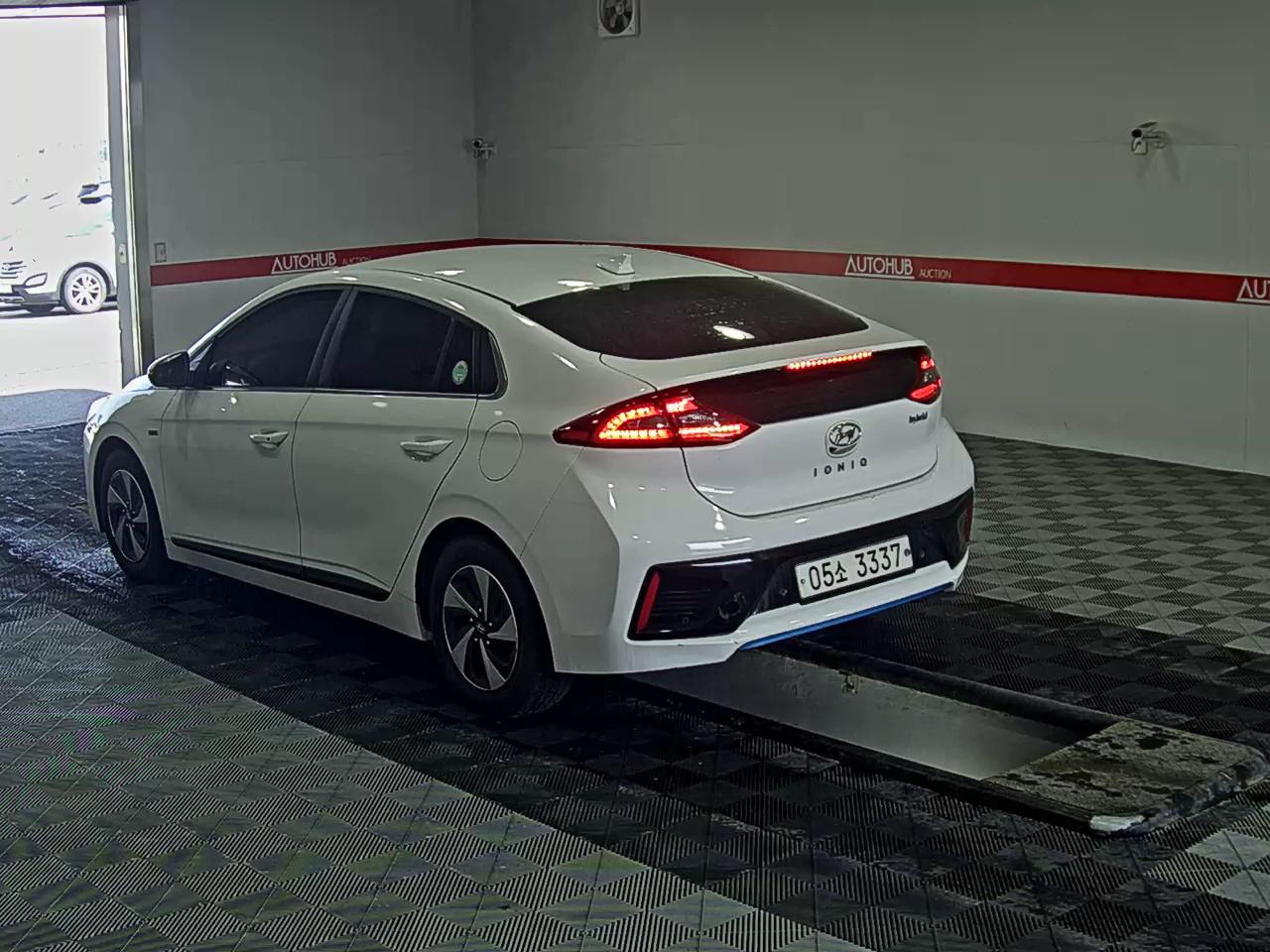Hyundai Ioniq 2018 - Image 5