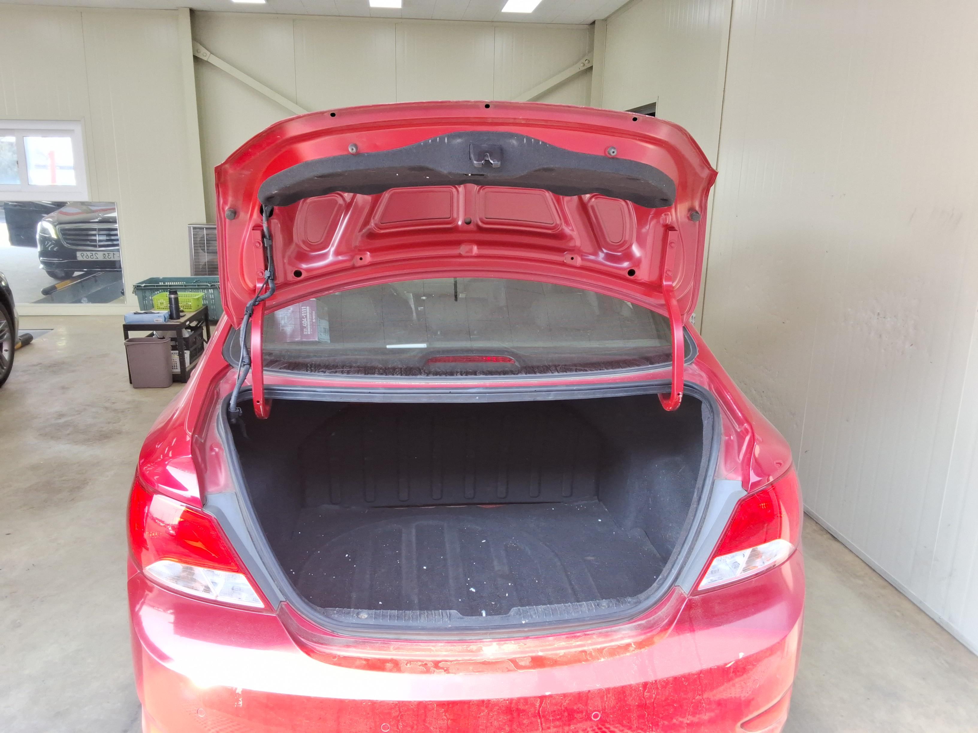 هيونداي أكسنت 2017 - صورة 12