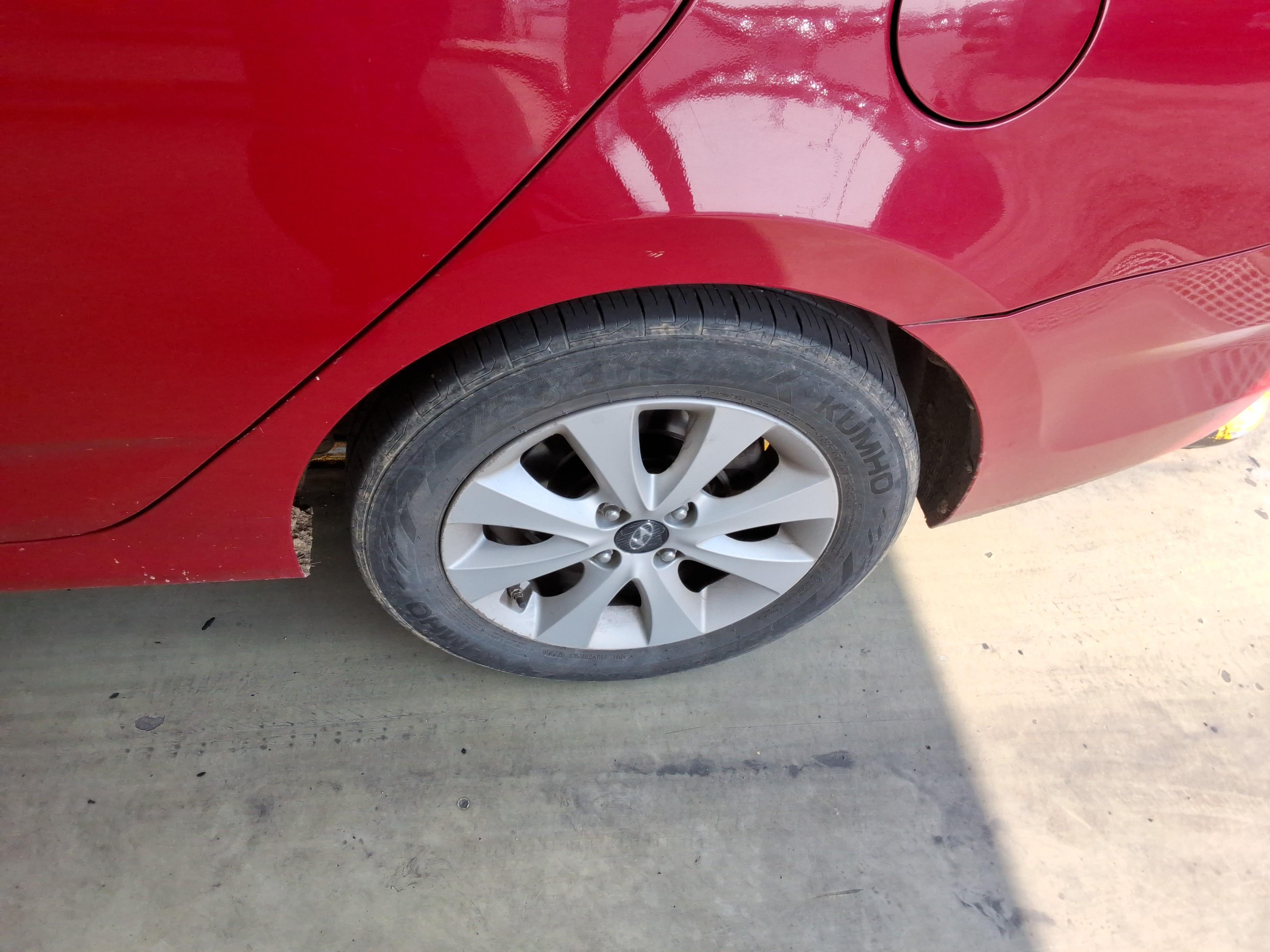 هيونداي أكسنت 2017 - صورة 21