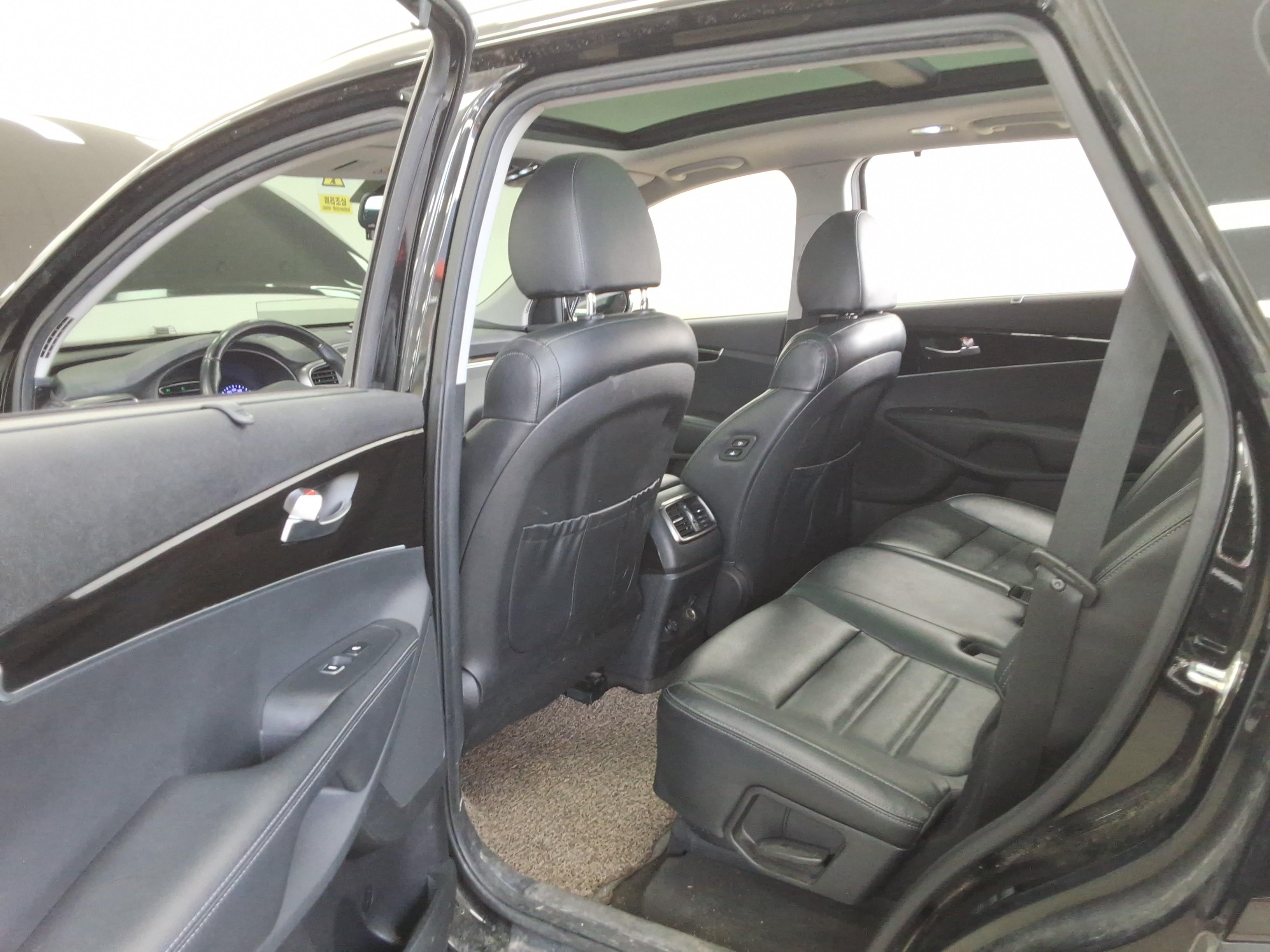 كيا سورينتو 2018 - صورة 10