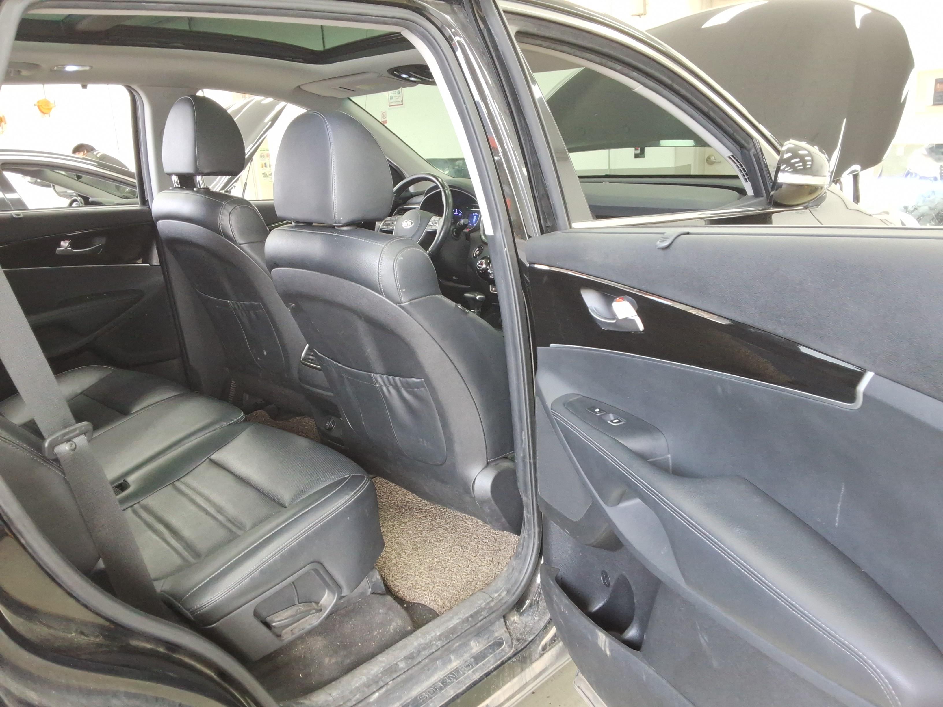 كيا سورينتو 2018 - صورة 11