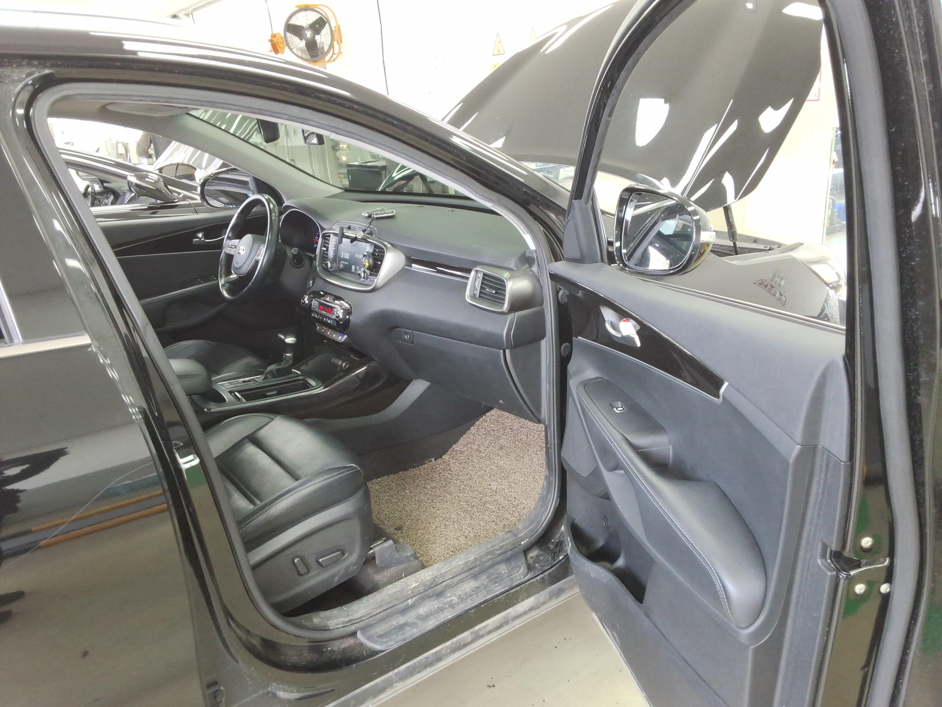 كيا سورينتو 2018 - صورة 12