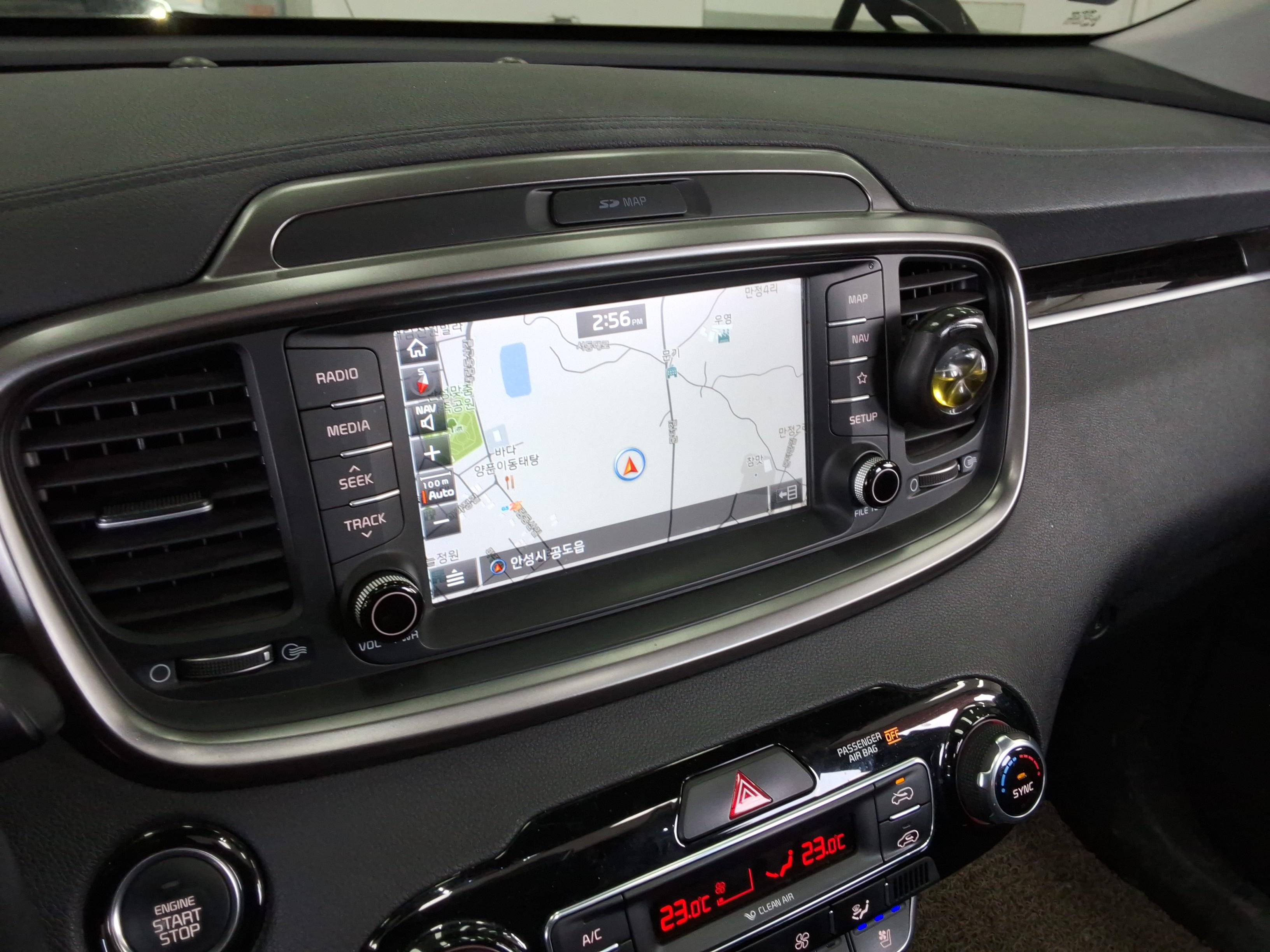 كيا سورينتو 2018 - صورة 16