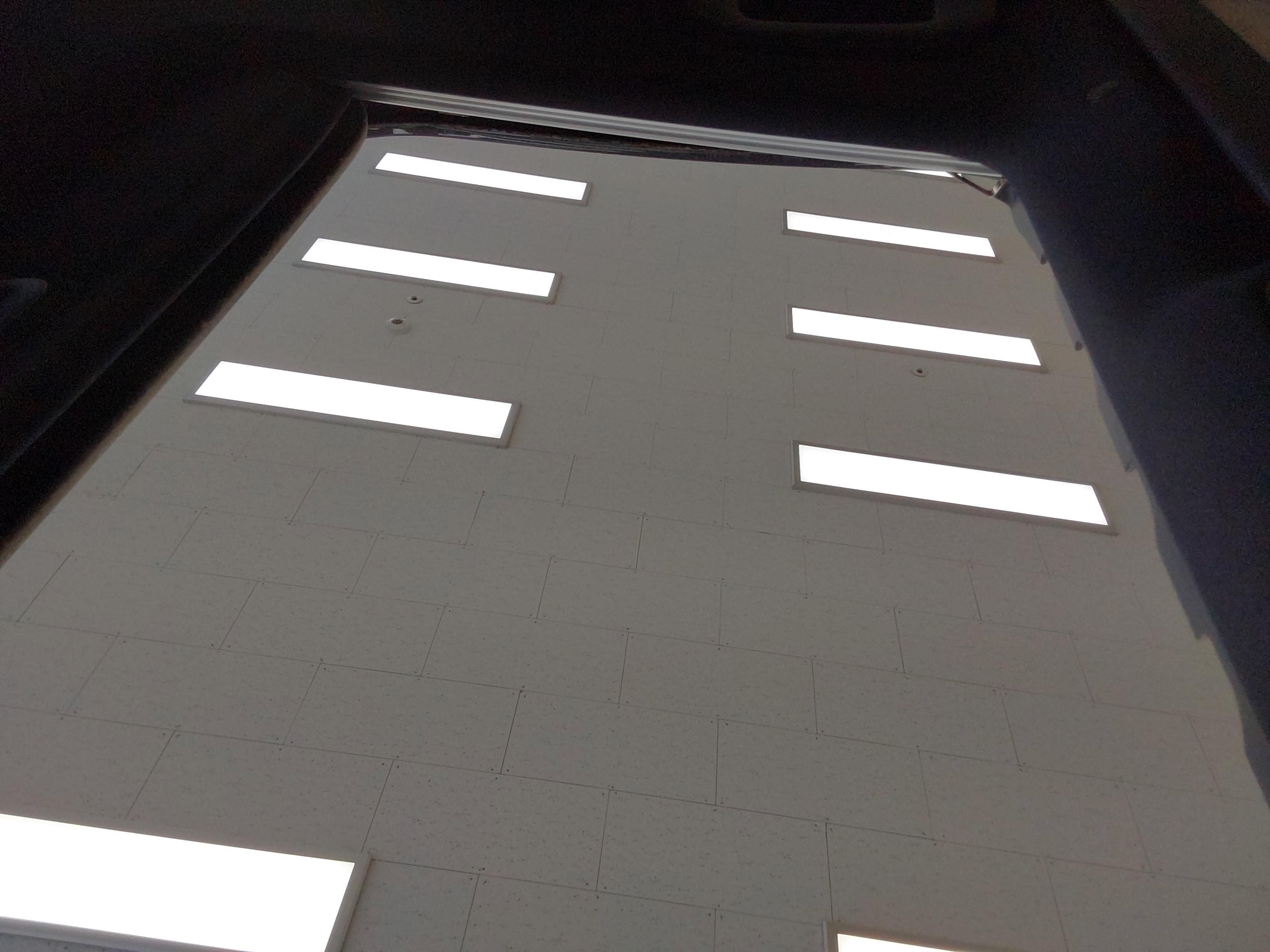 메르세데스-벤츠 E-클래스 2021 - 이미지 19