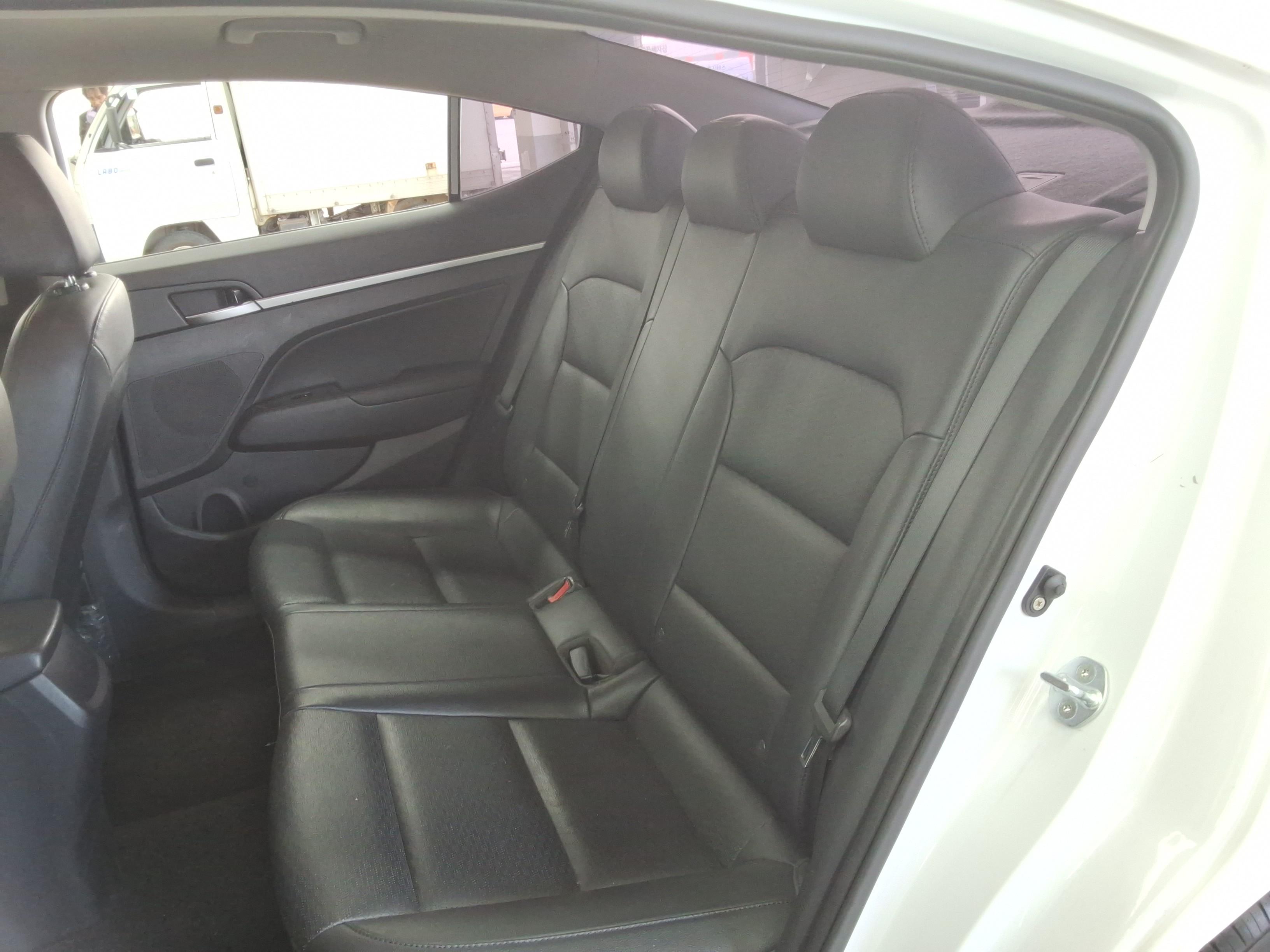 Hyundai Elantra 2020 - Image 12