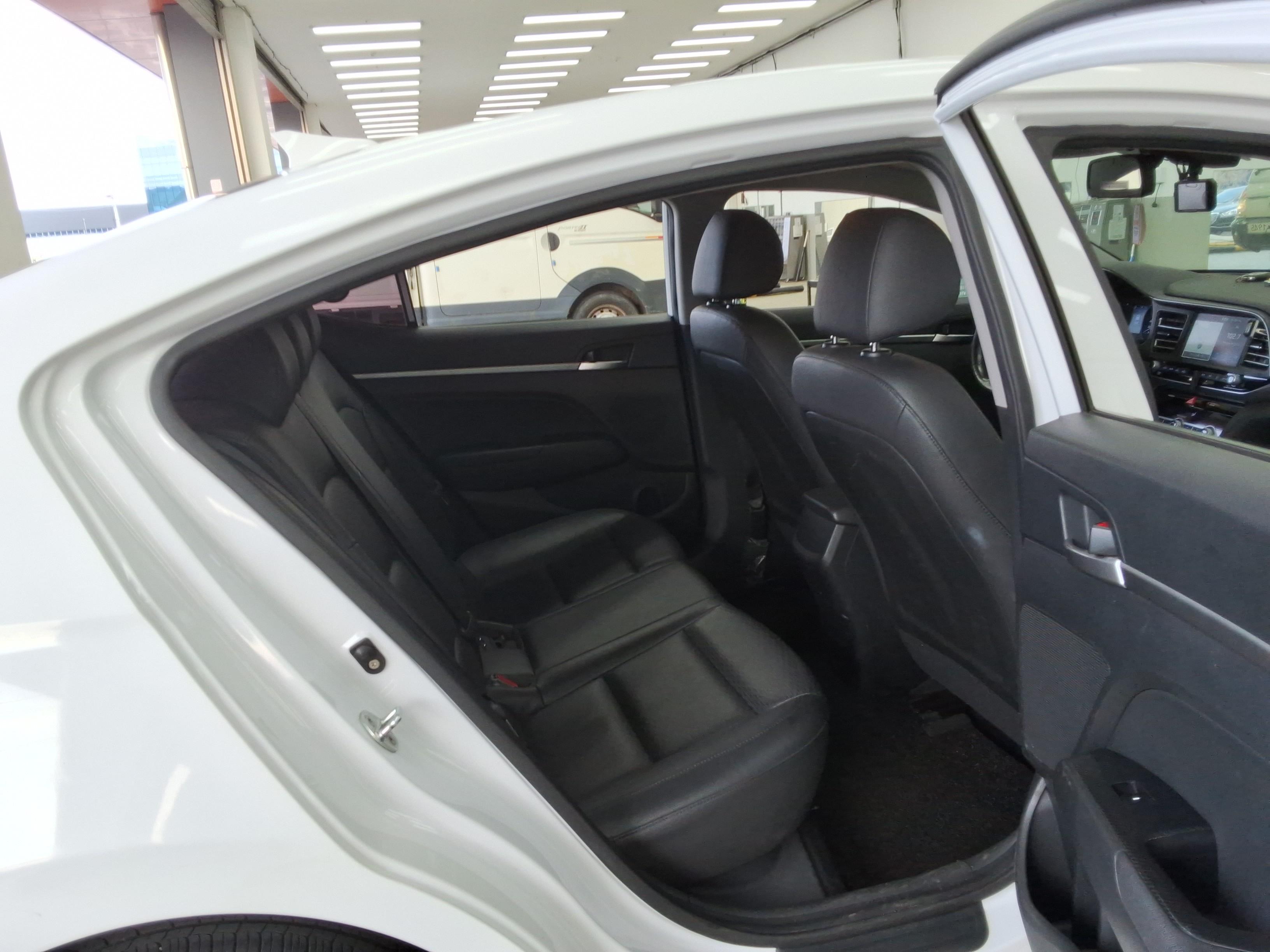 Hyundai Elantra 2020 - Image 13