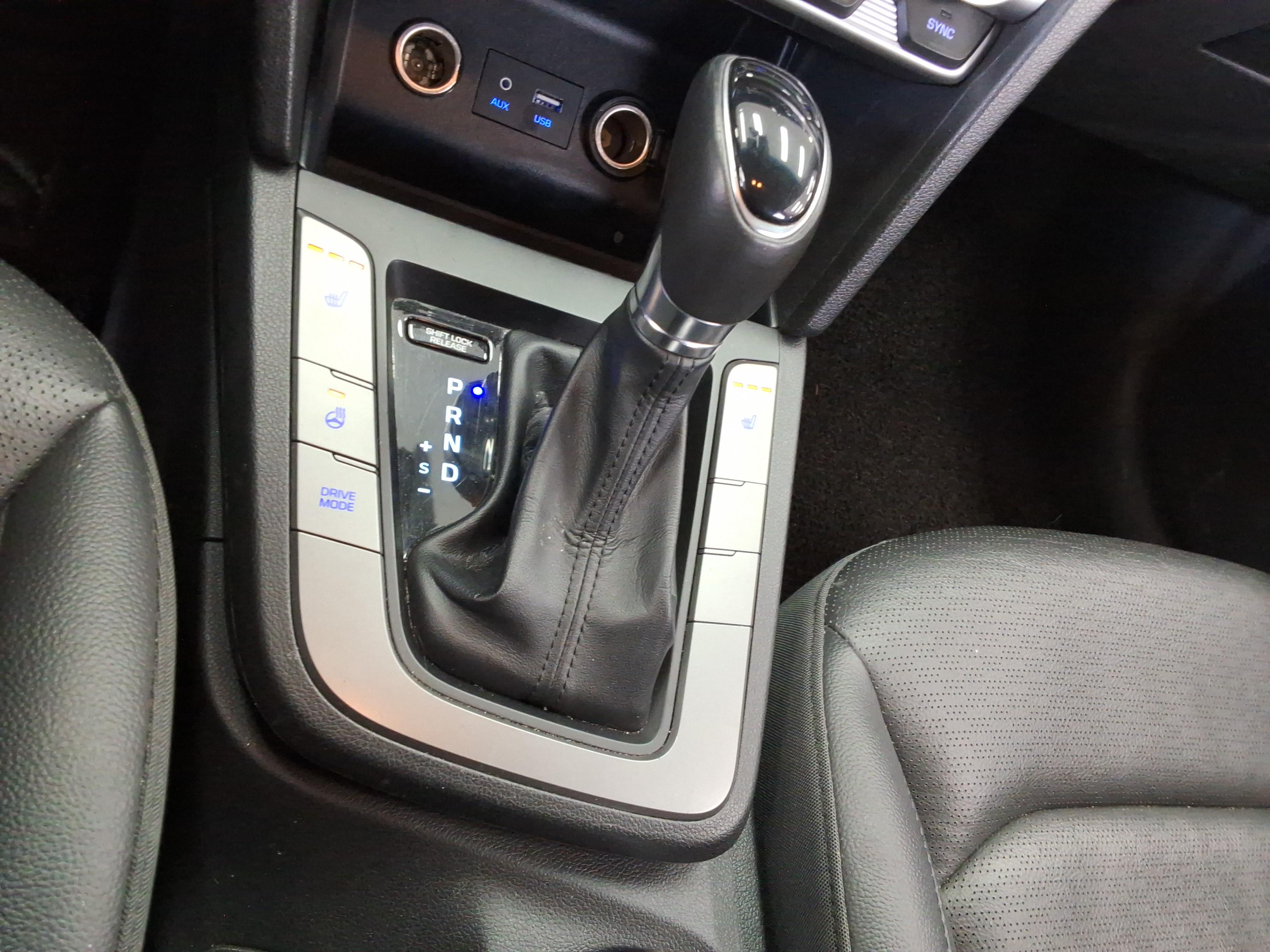 Hyundai Elantra 2020 - Image 20