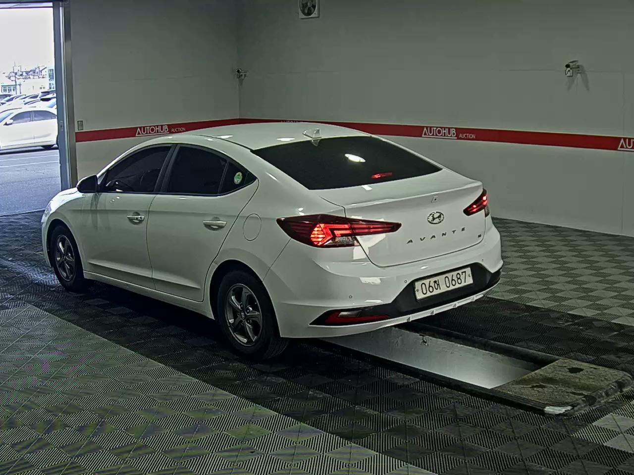 Hyundai Elantra 2020 - Image 5