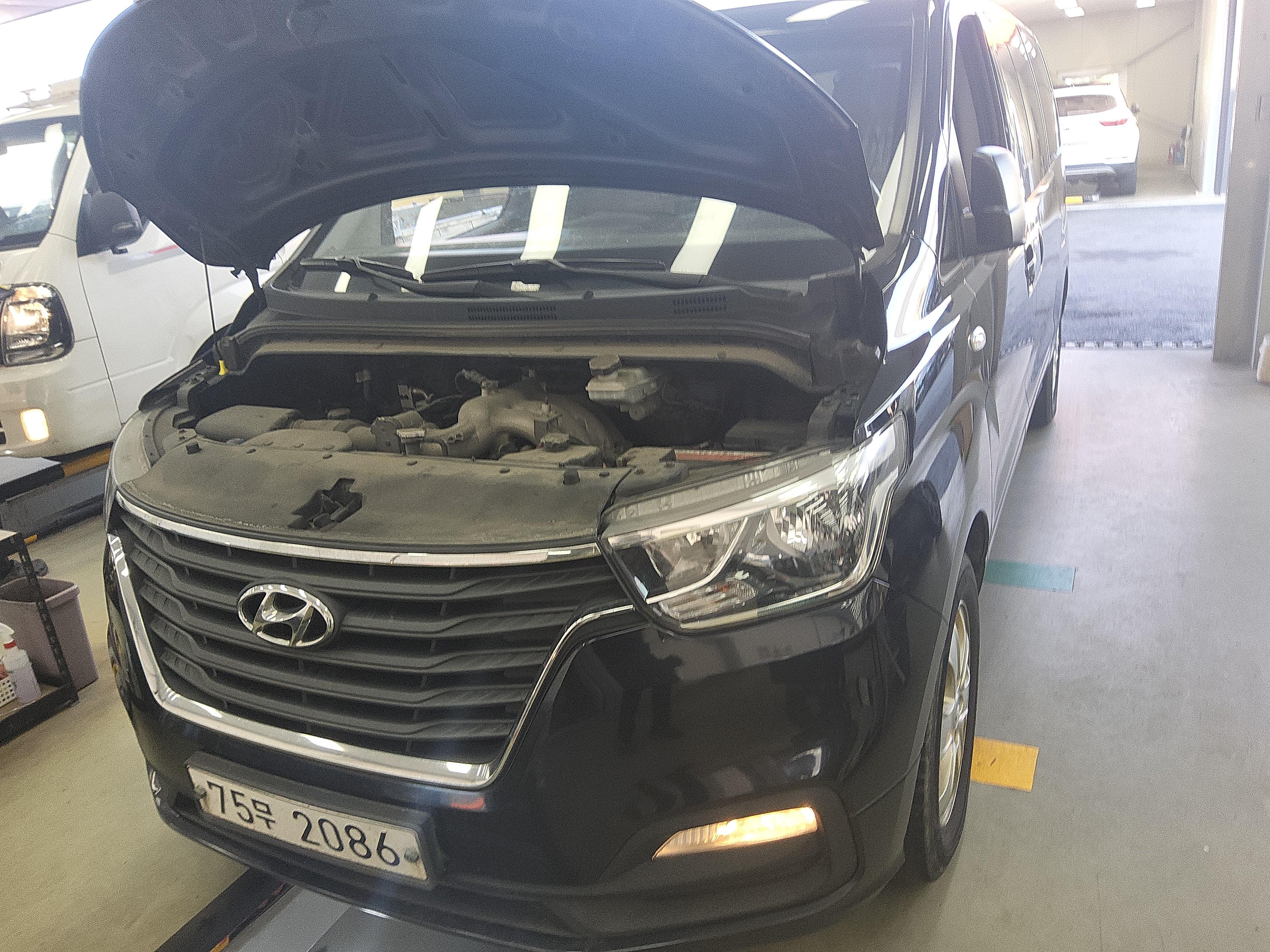Hyundai Grand Starex 2021 - Image 18