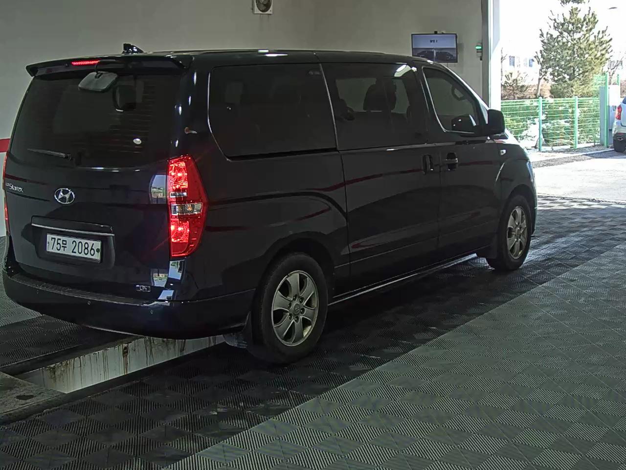 Hyundai Grand Starex 2021 - Image 4