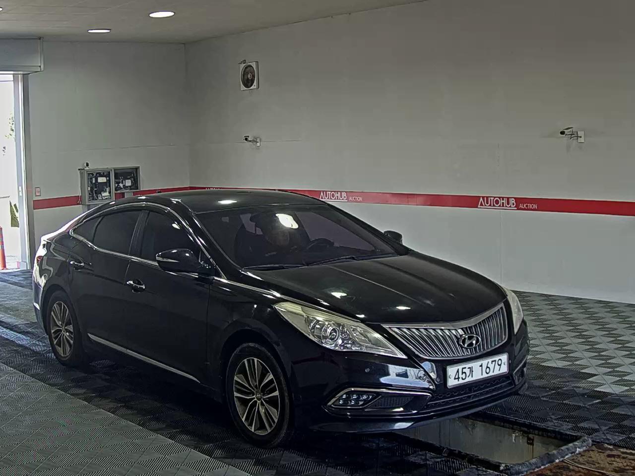 Hyundai Grandeur 2015 - Image 2