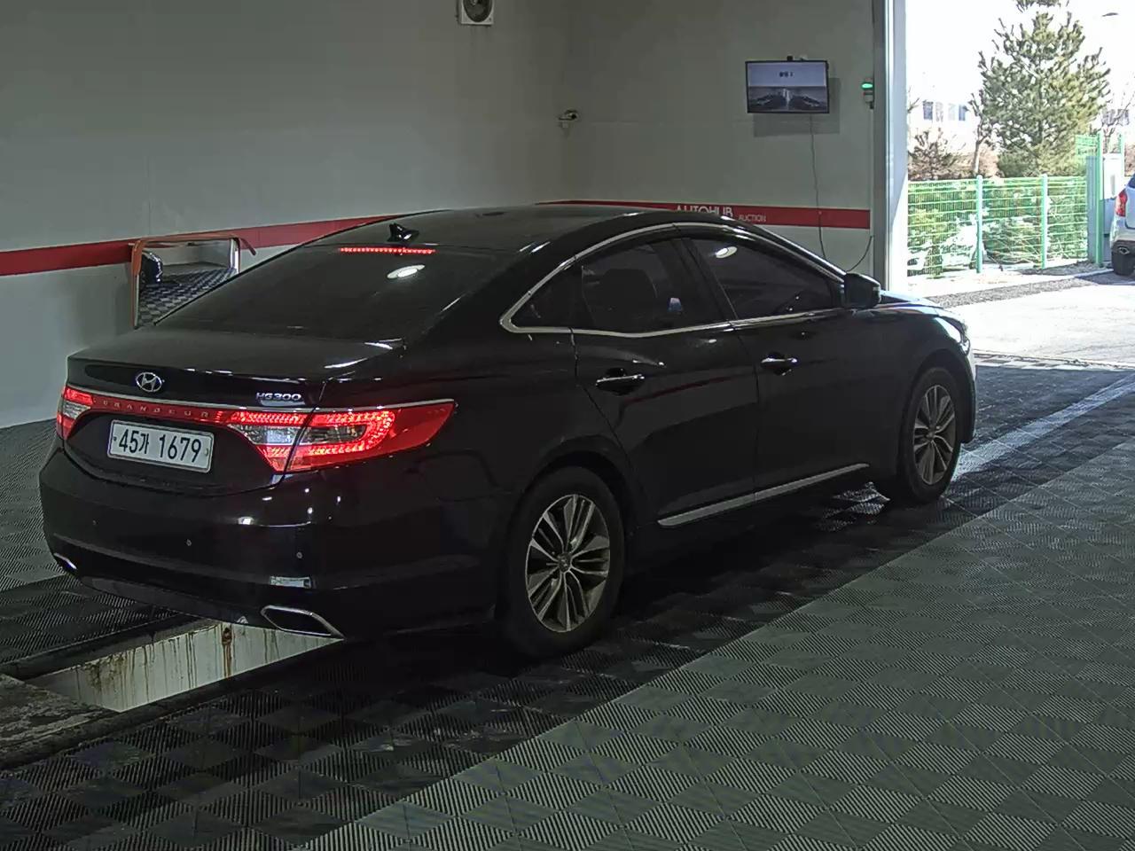 Hyundai Grandeur 2015 - Image 4