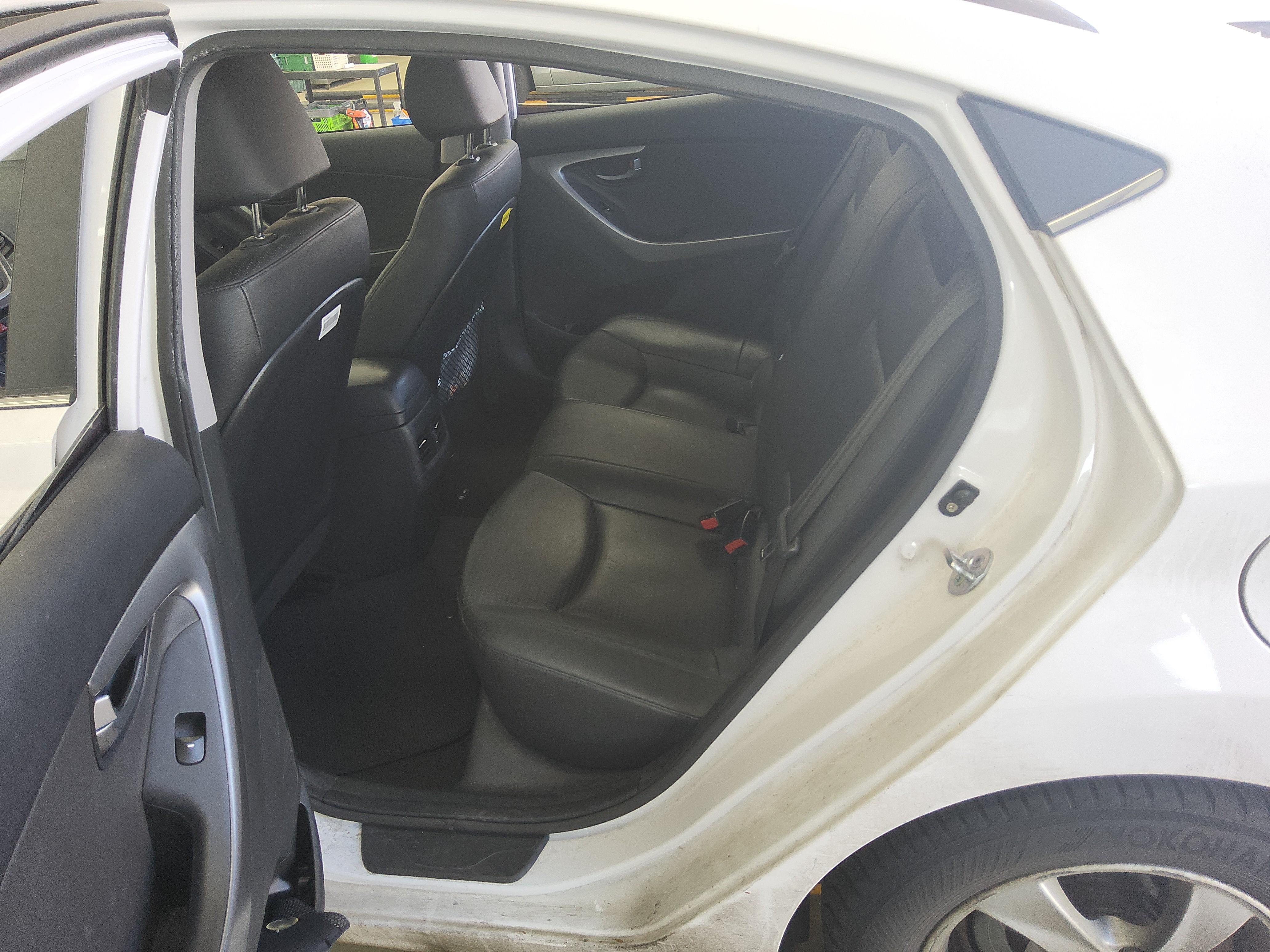 Hyundai Elantra 2014 - Image 11