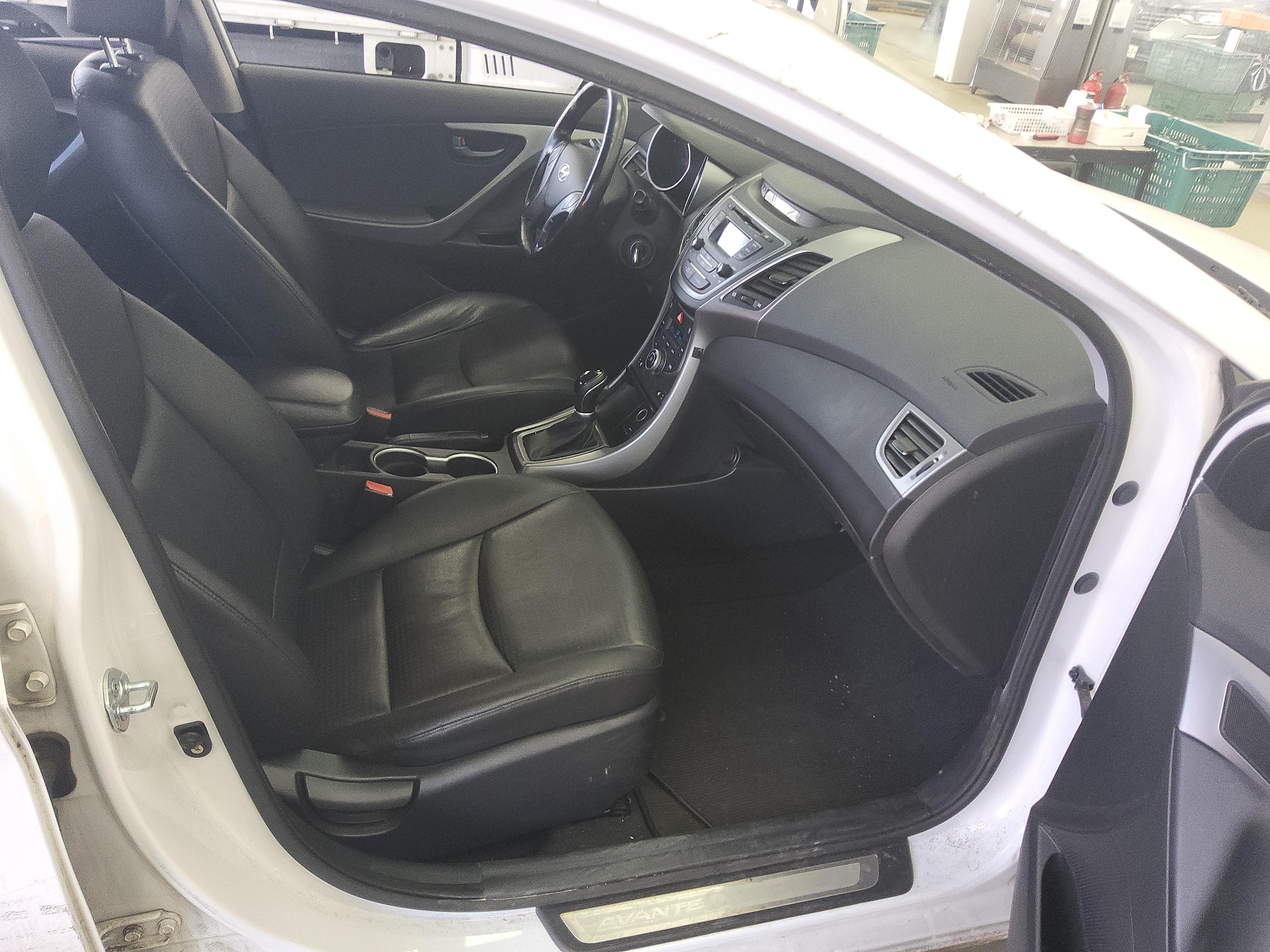 Hyundai Elantra 2014 - Image 13