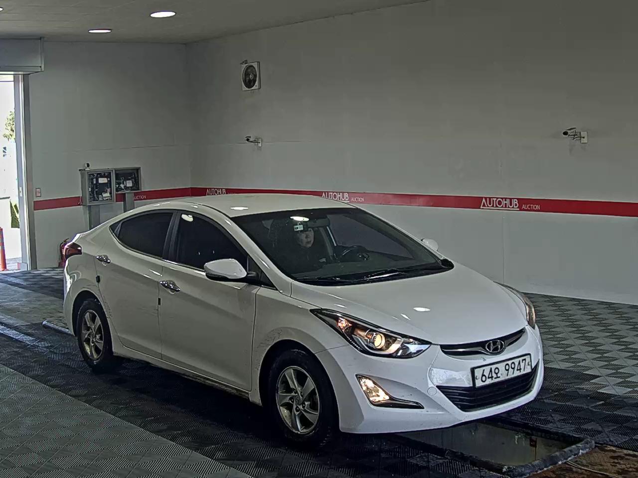 Hyundai Elantra 2014 - Image 2