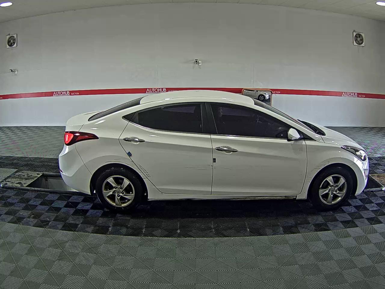 Hyundai Elantra 2014 - Image 3