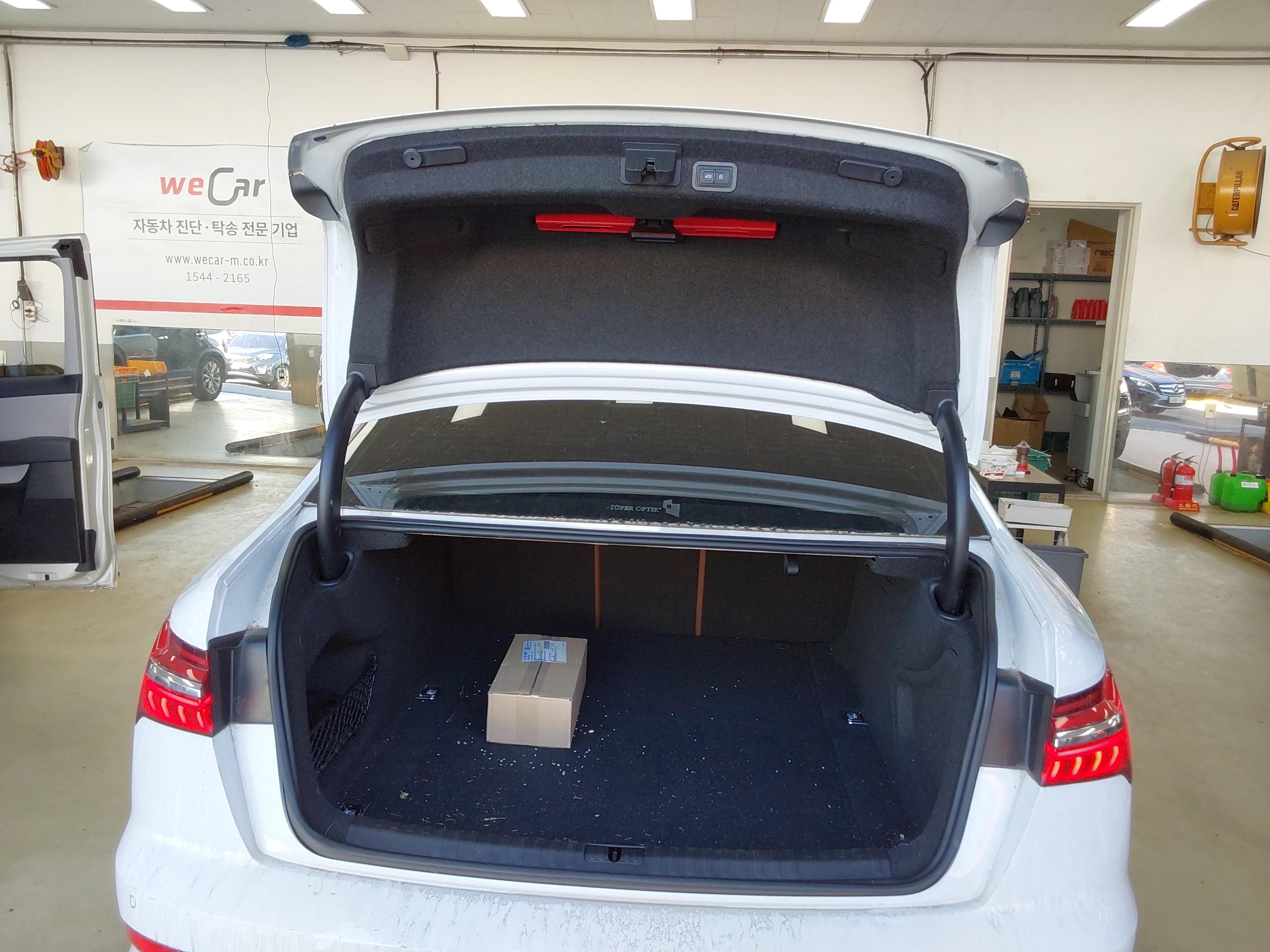 Audi A6 2021 - Image 12