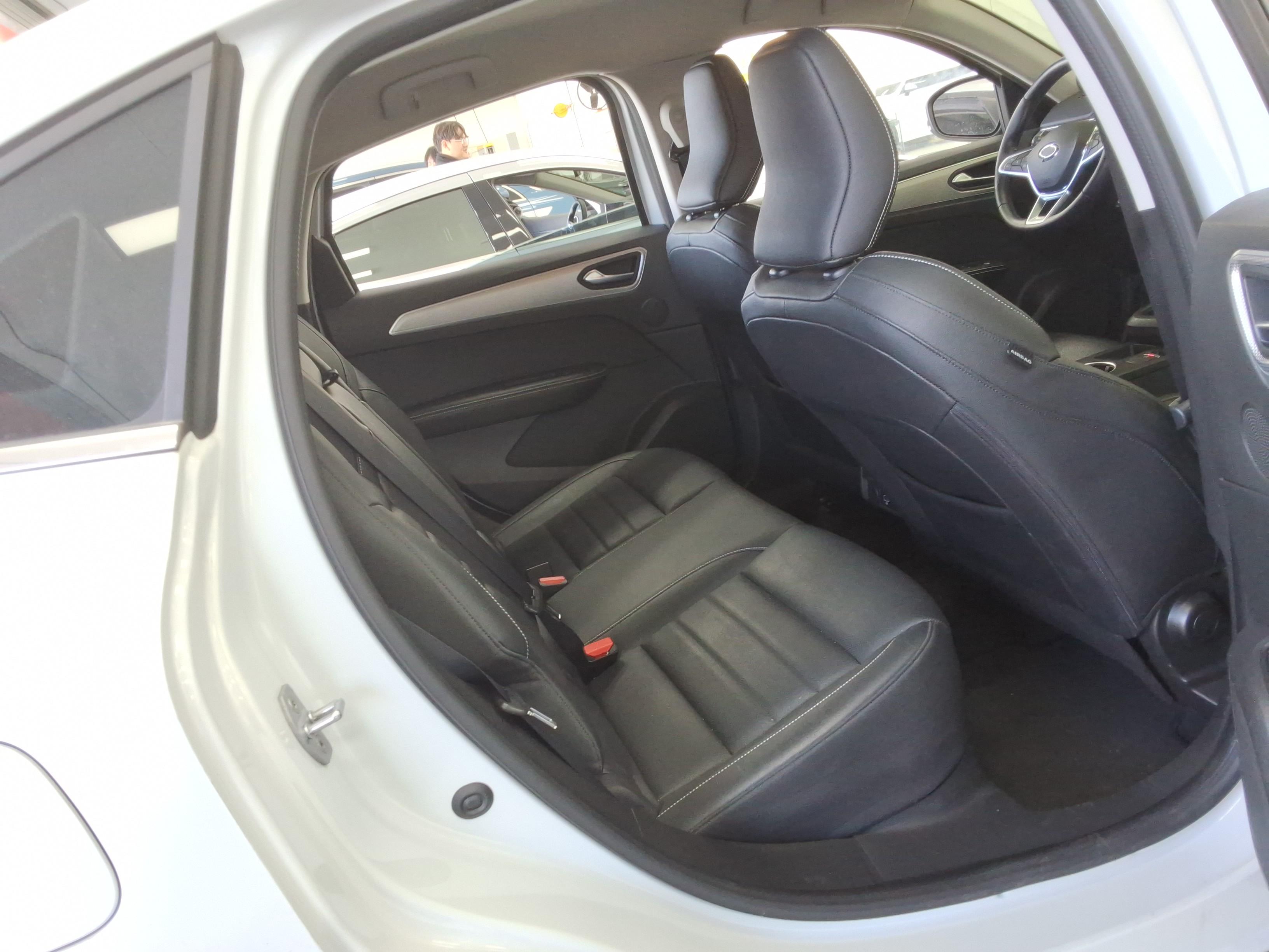 رينو سامسونج XM3 2023 - صورة 13