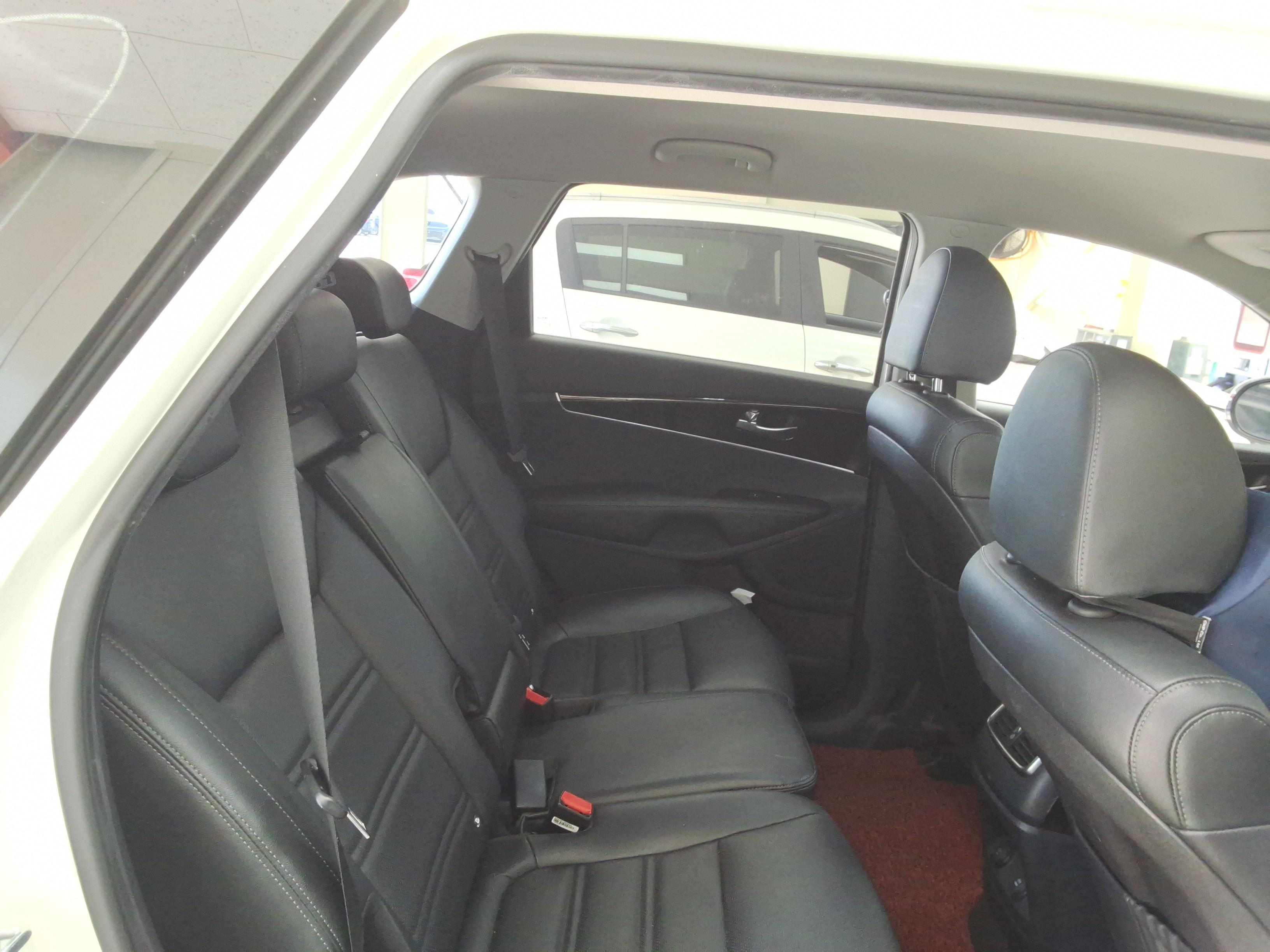 كيا سورينتو 2019 - صورة 13