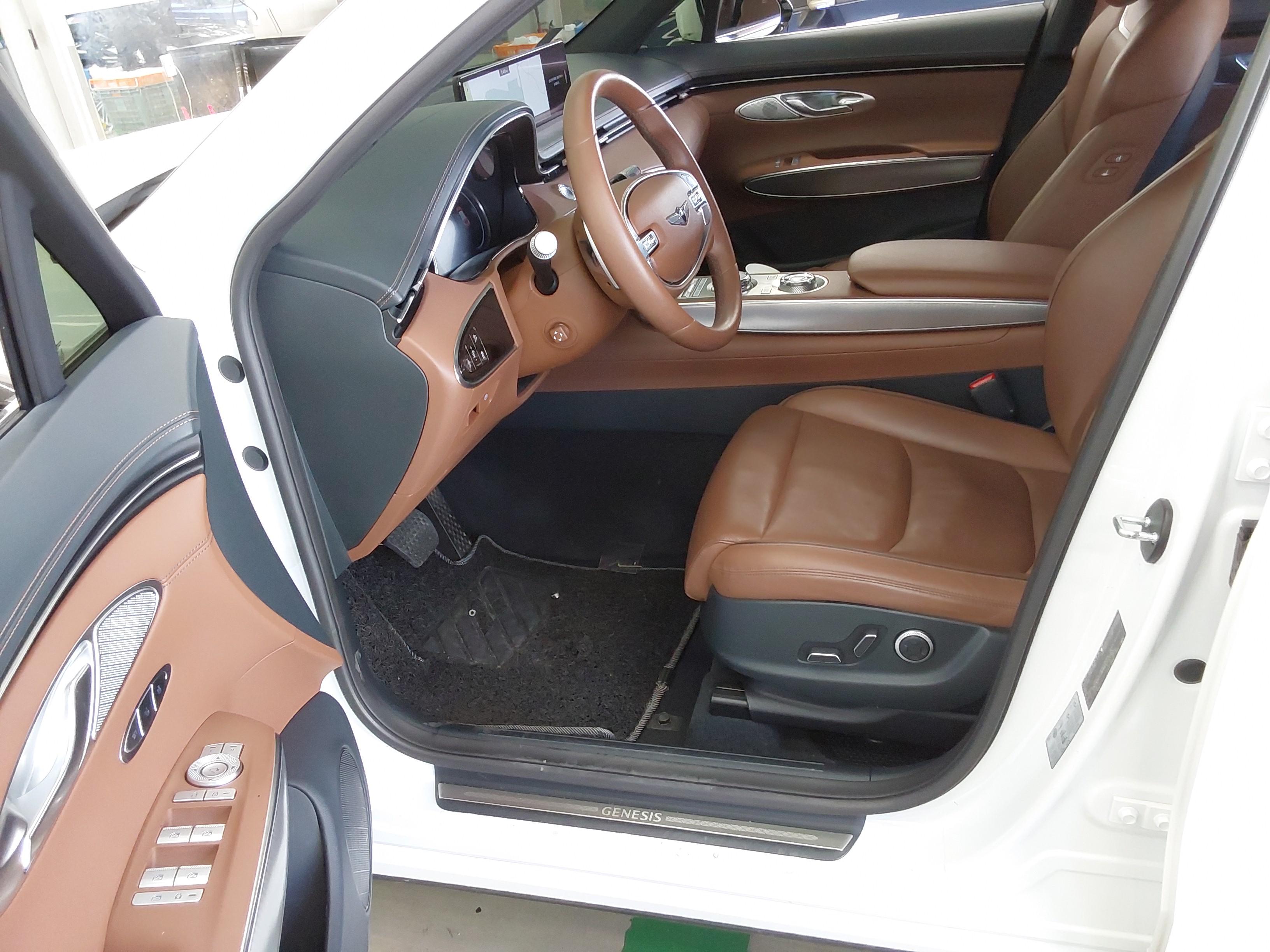 Genesis GV70 2021 - Image 9