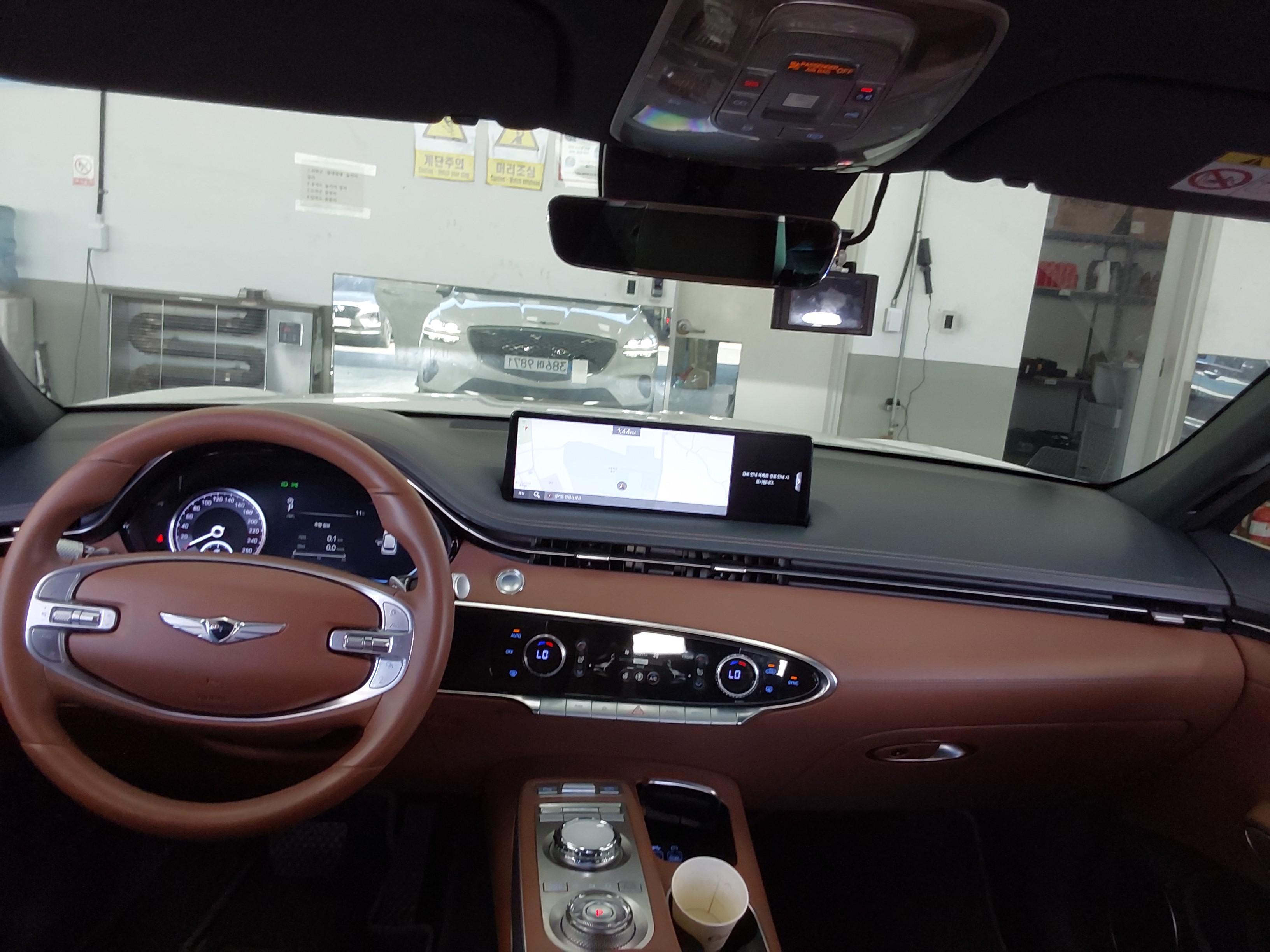 Genesis GV70 2021 - Image 10