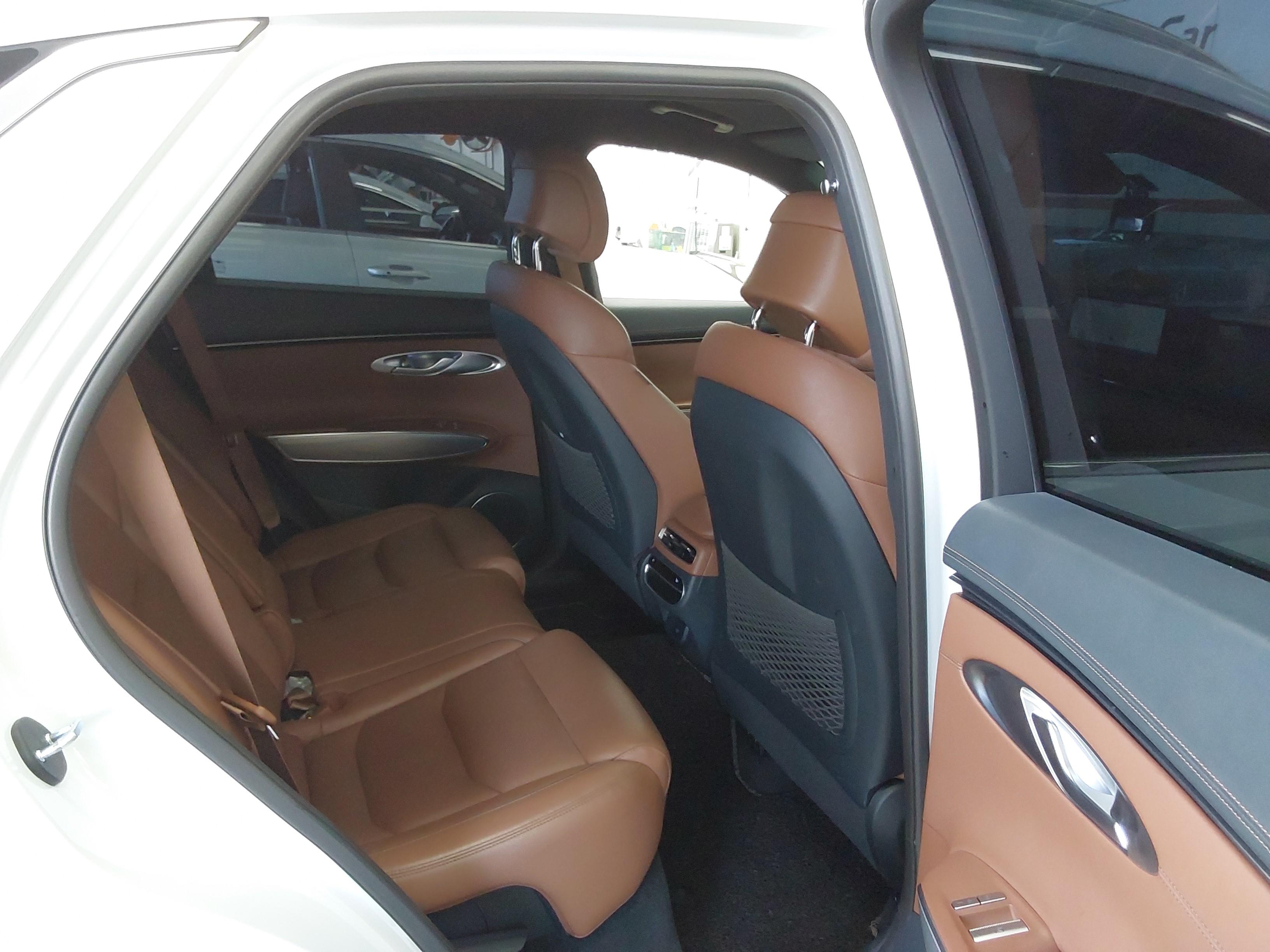 Genesis GV70 2021 - Image 13