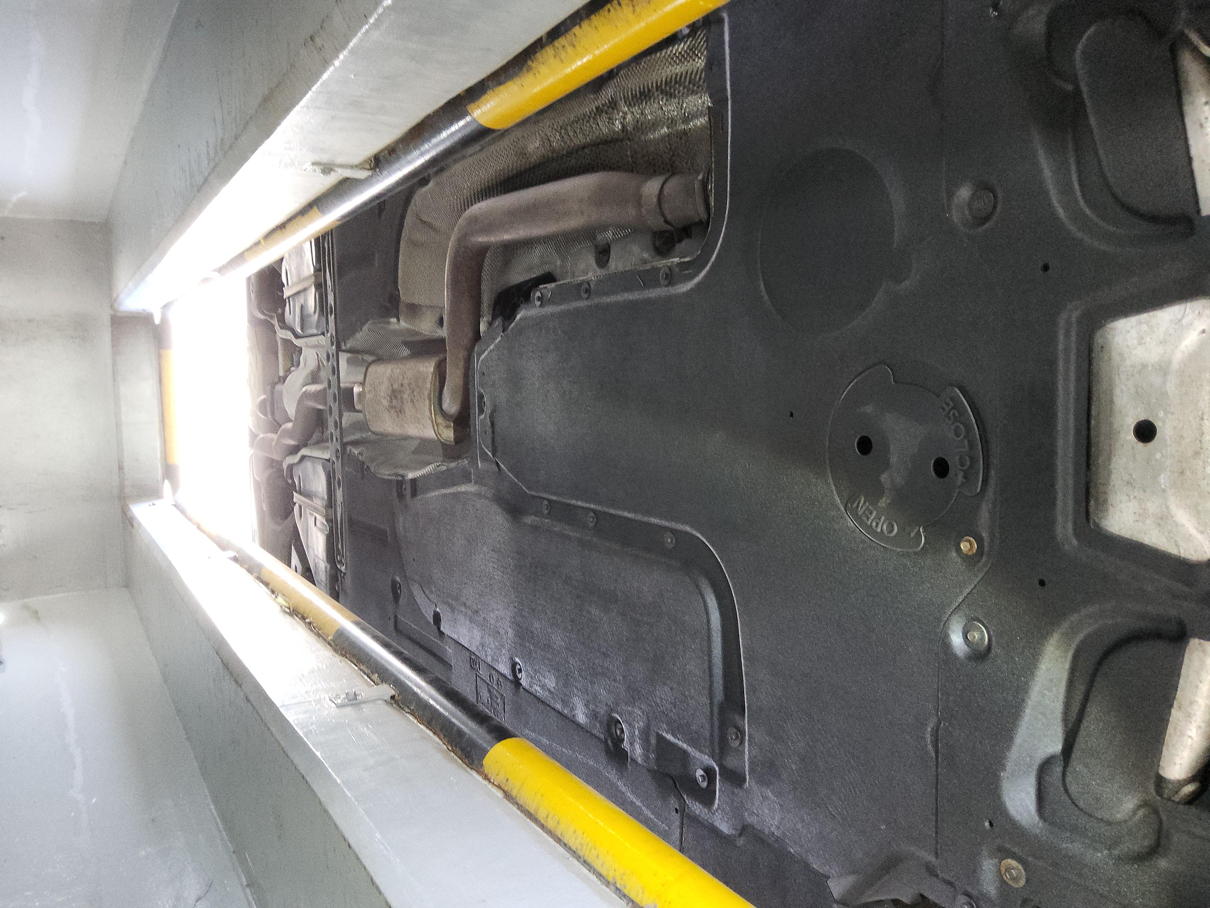 BMW 5 Series 2012 - Image 8