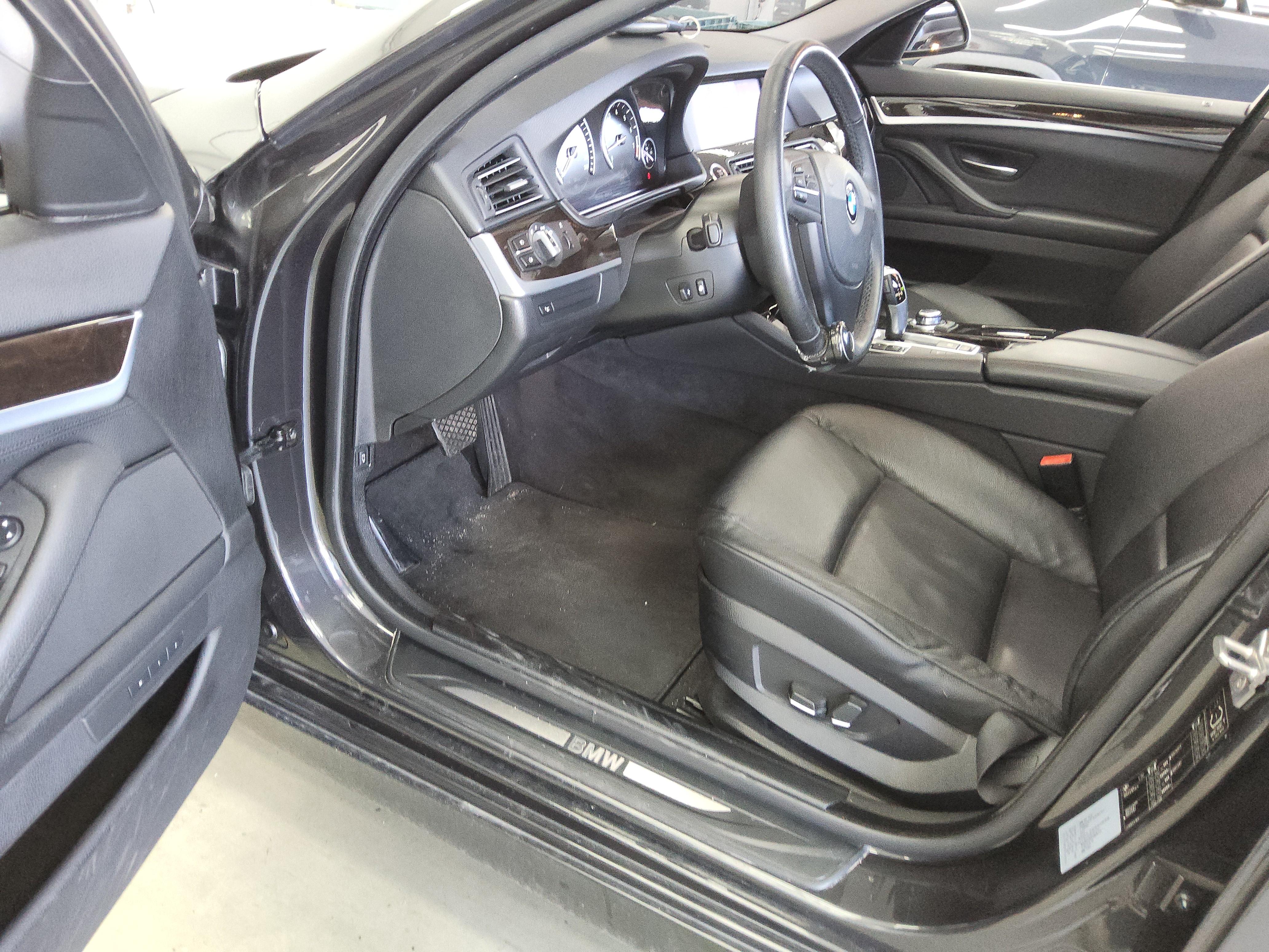 BMW 5 Series 2012 - Image 10