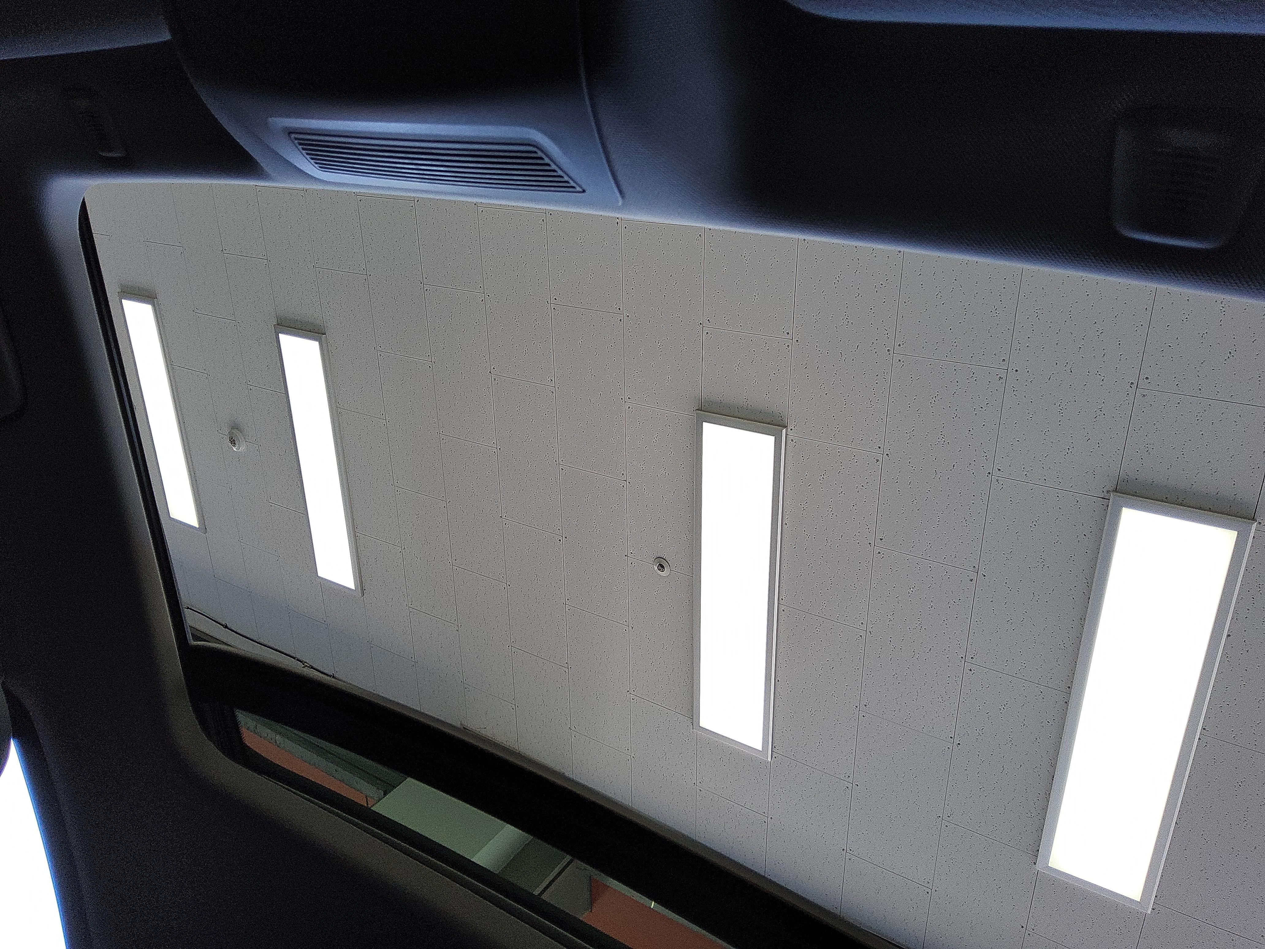 BMW 5 Series 2012 - Image 20