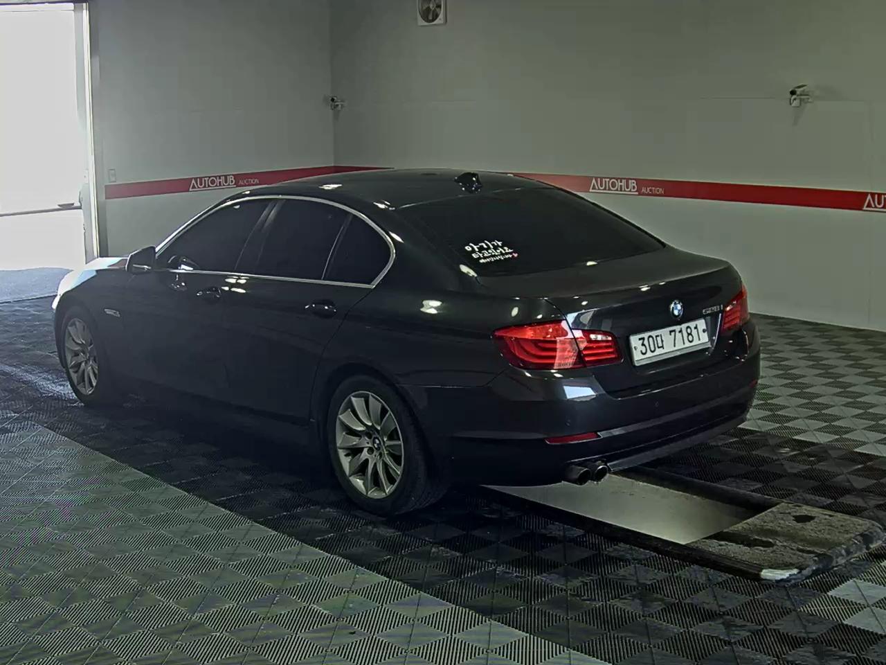 BMW 5 Series 2012 - Image 5