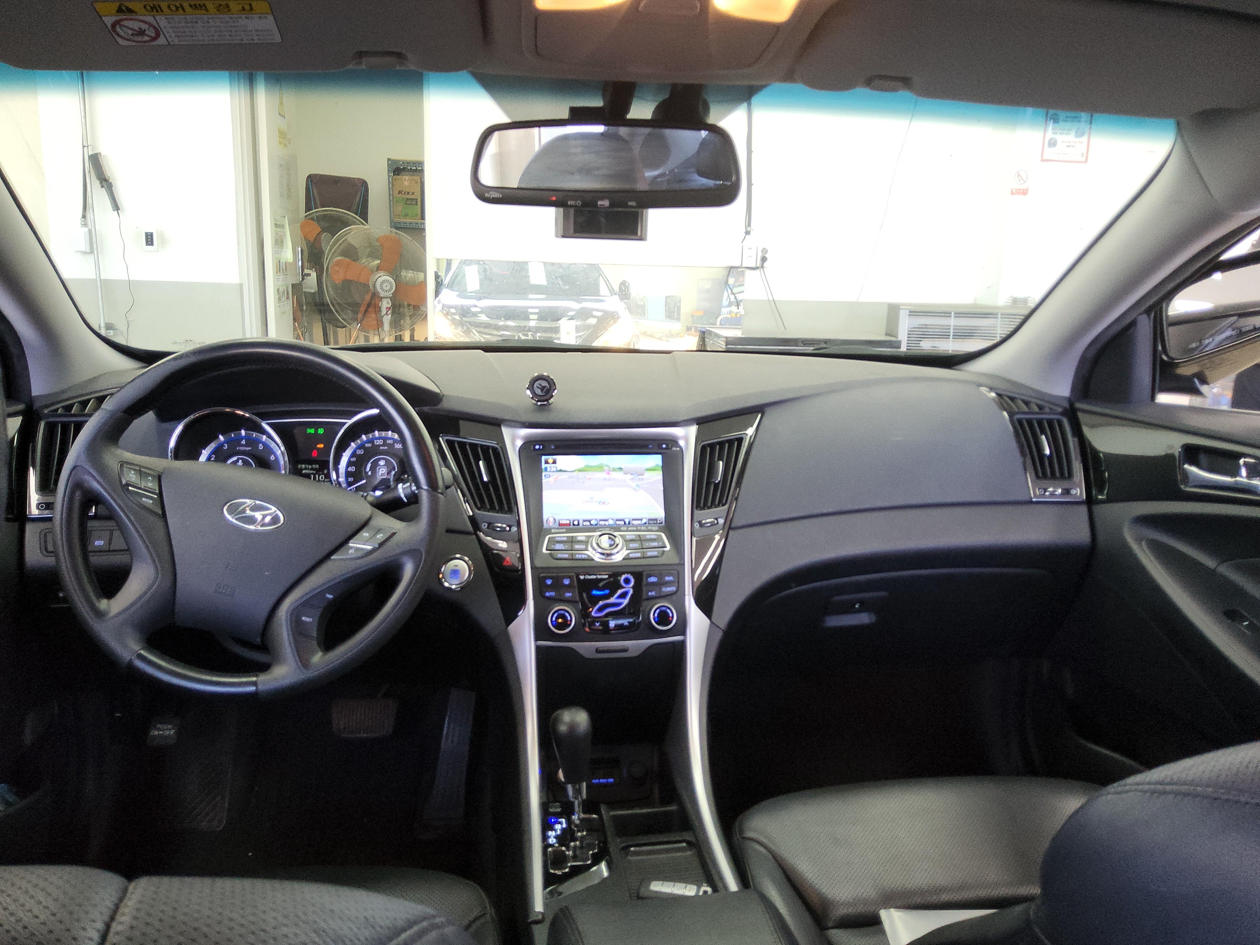 هيونداي سوناتا 2011 - صورة 10