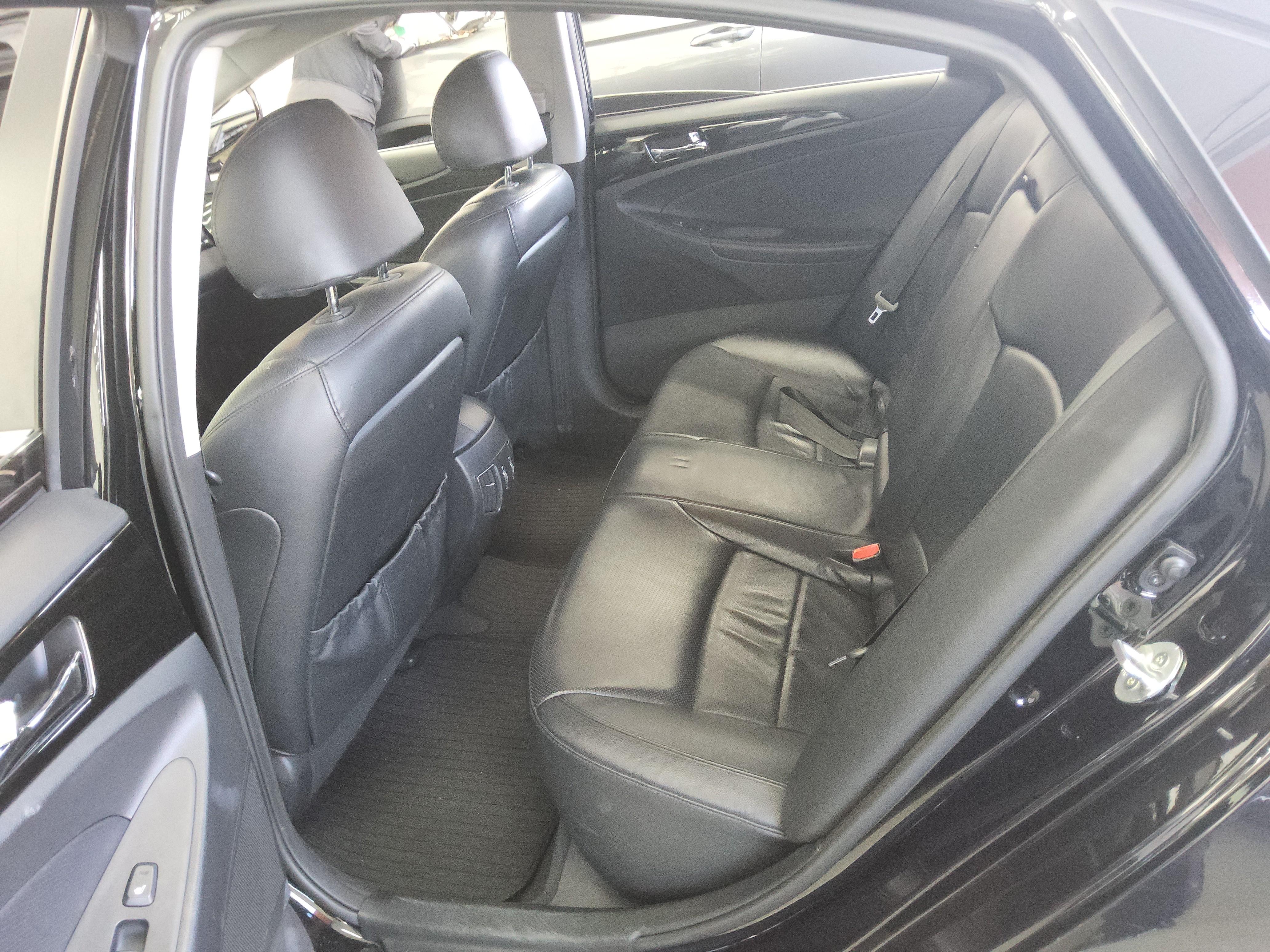 هيونداي سوناتا 2011 - صورة 11