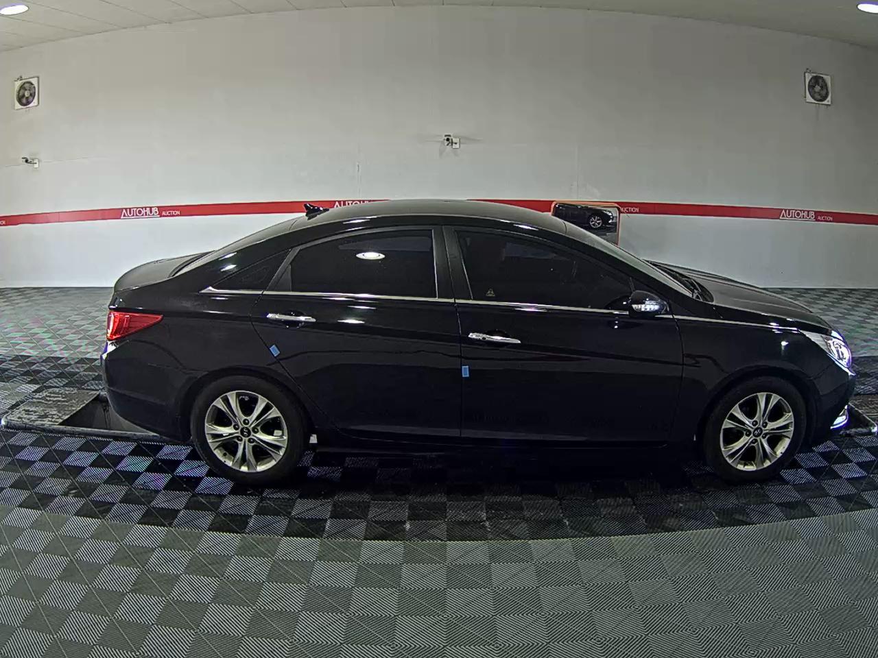 هيونداي سوناتا 2011 - صورة 3