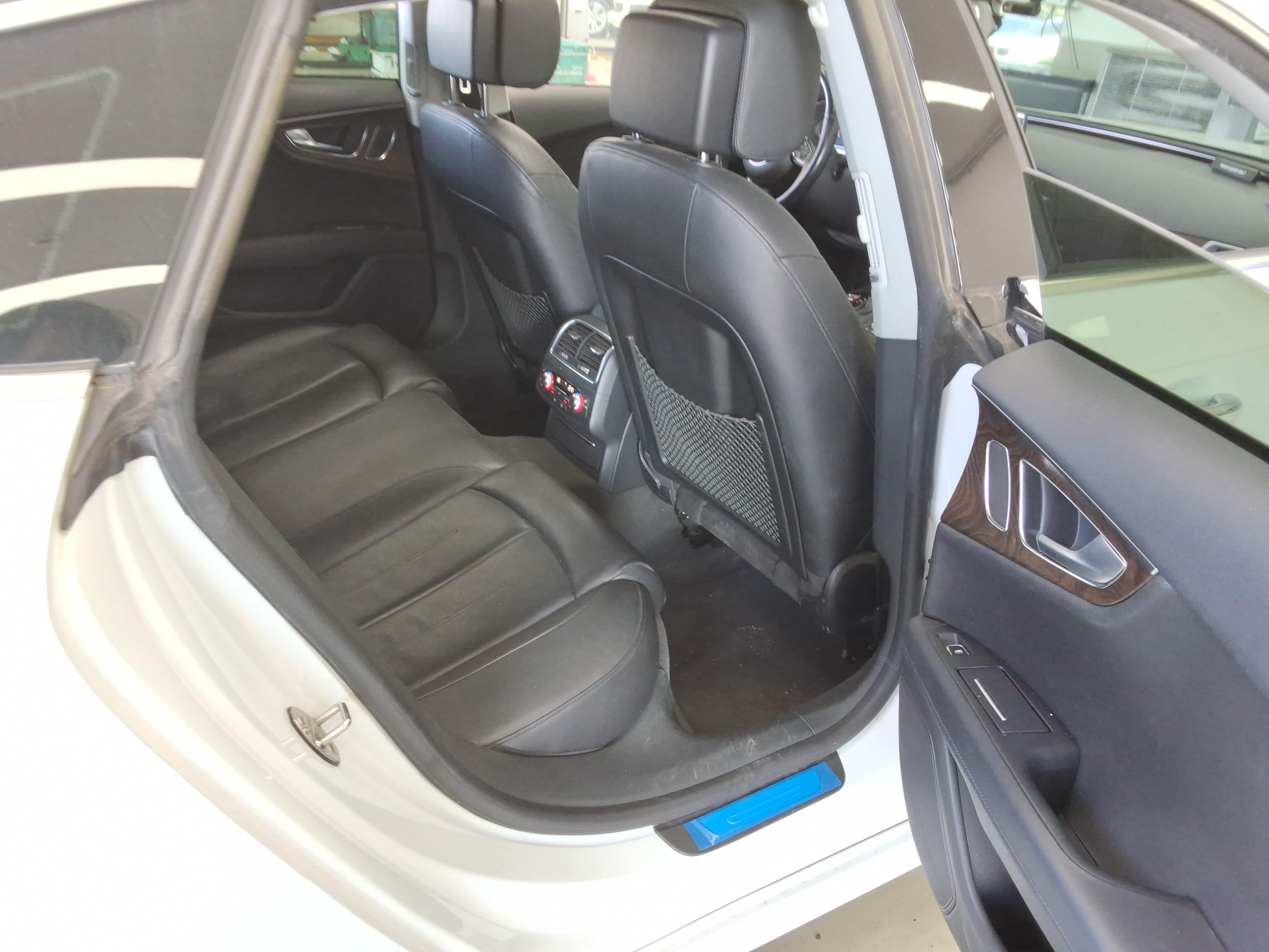 أودي A7 2016 - صورة 12