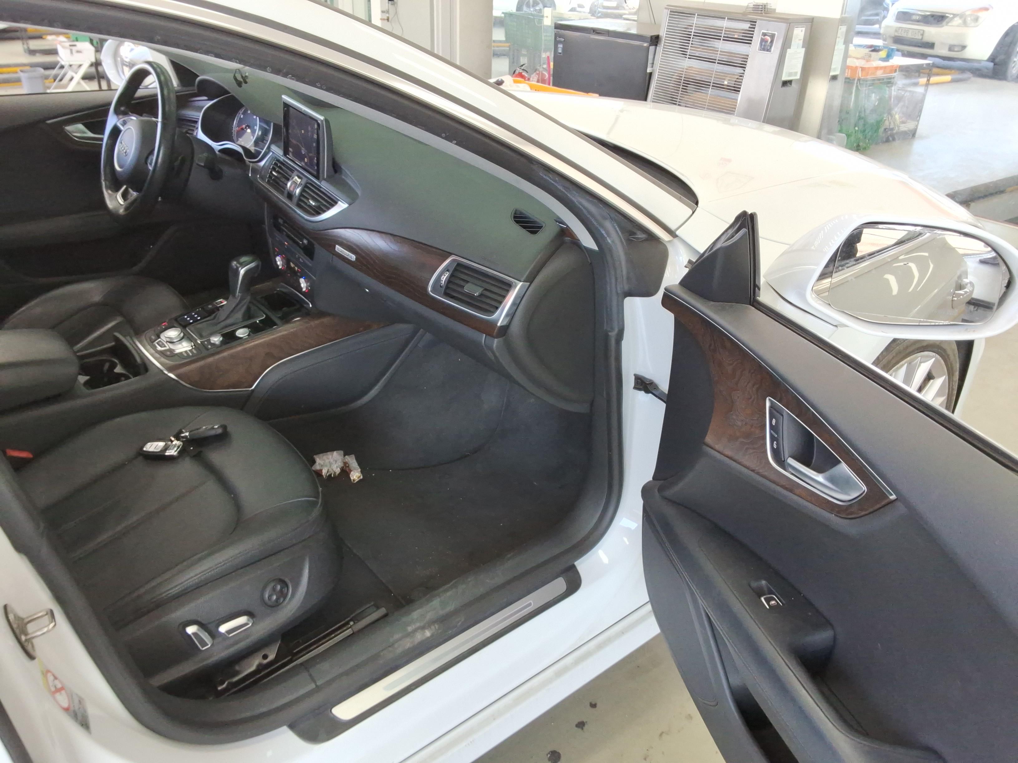 أودي A7 2016 - صورة 13