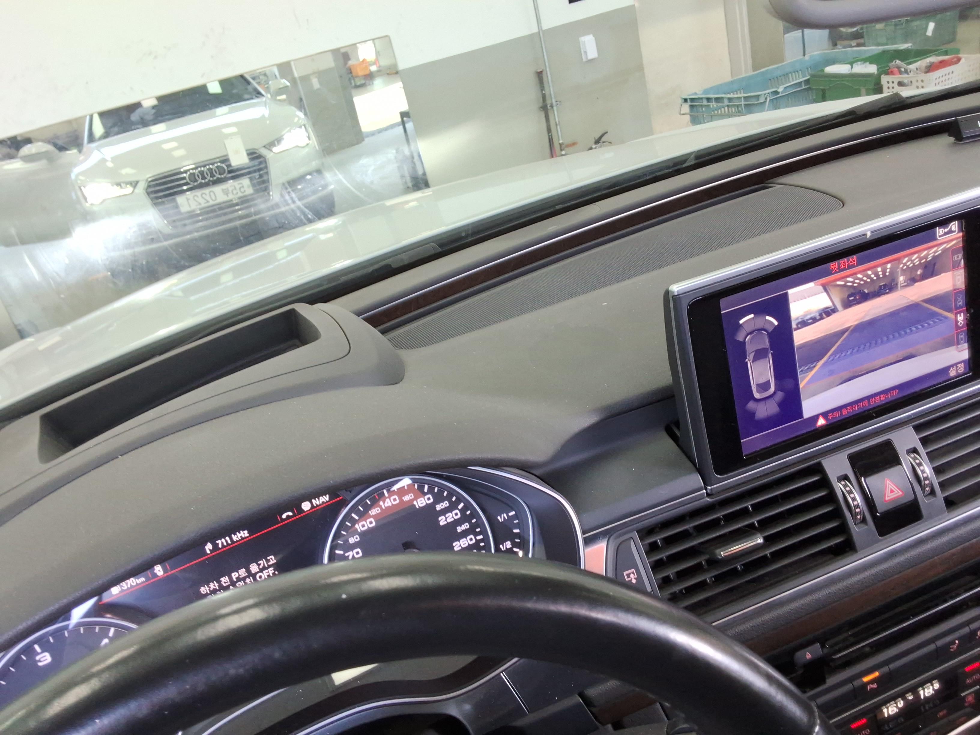 أودي A7 2016 - صورة 18