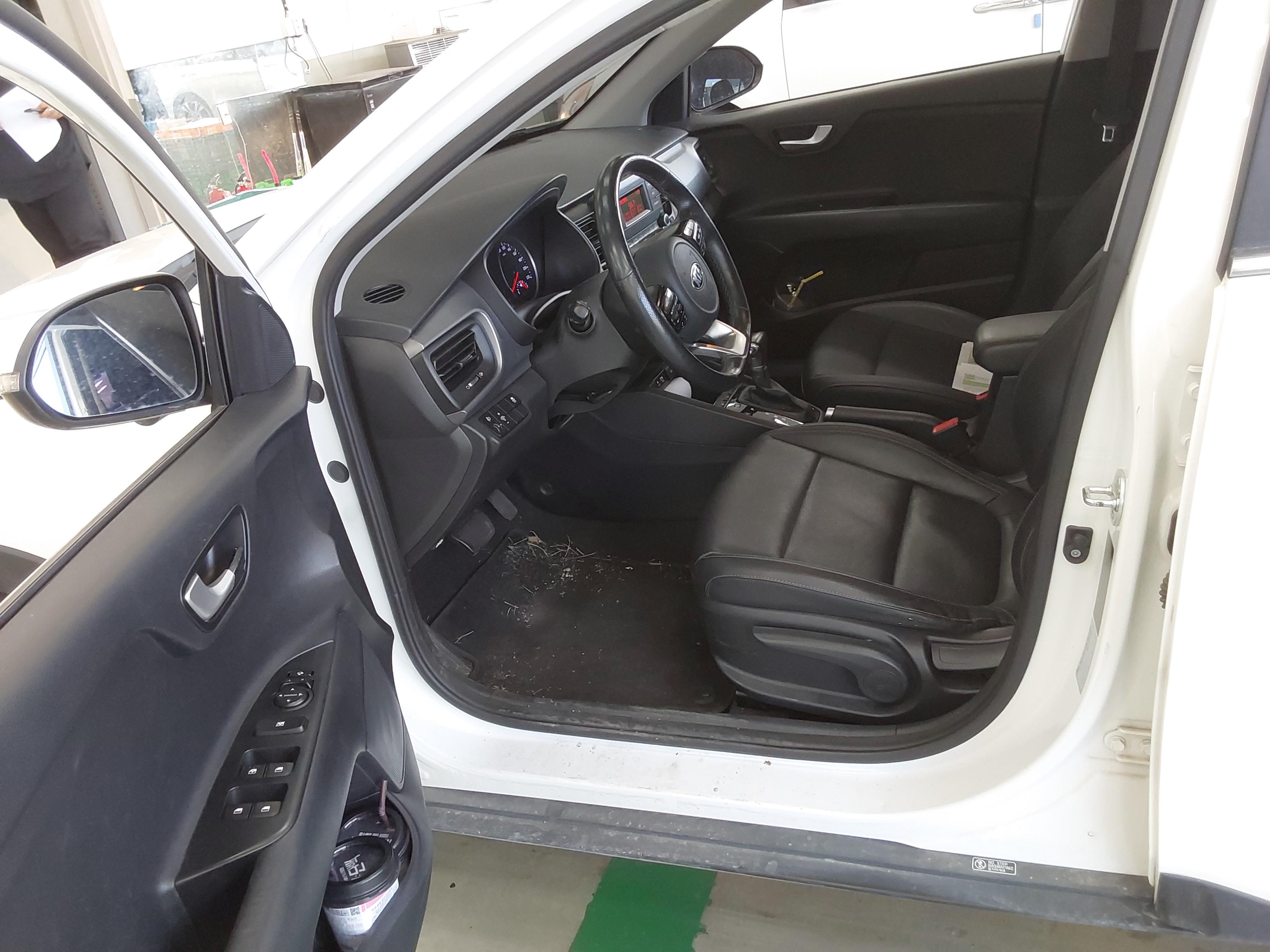 Kia Stonic 2018 - Image 9