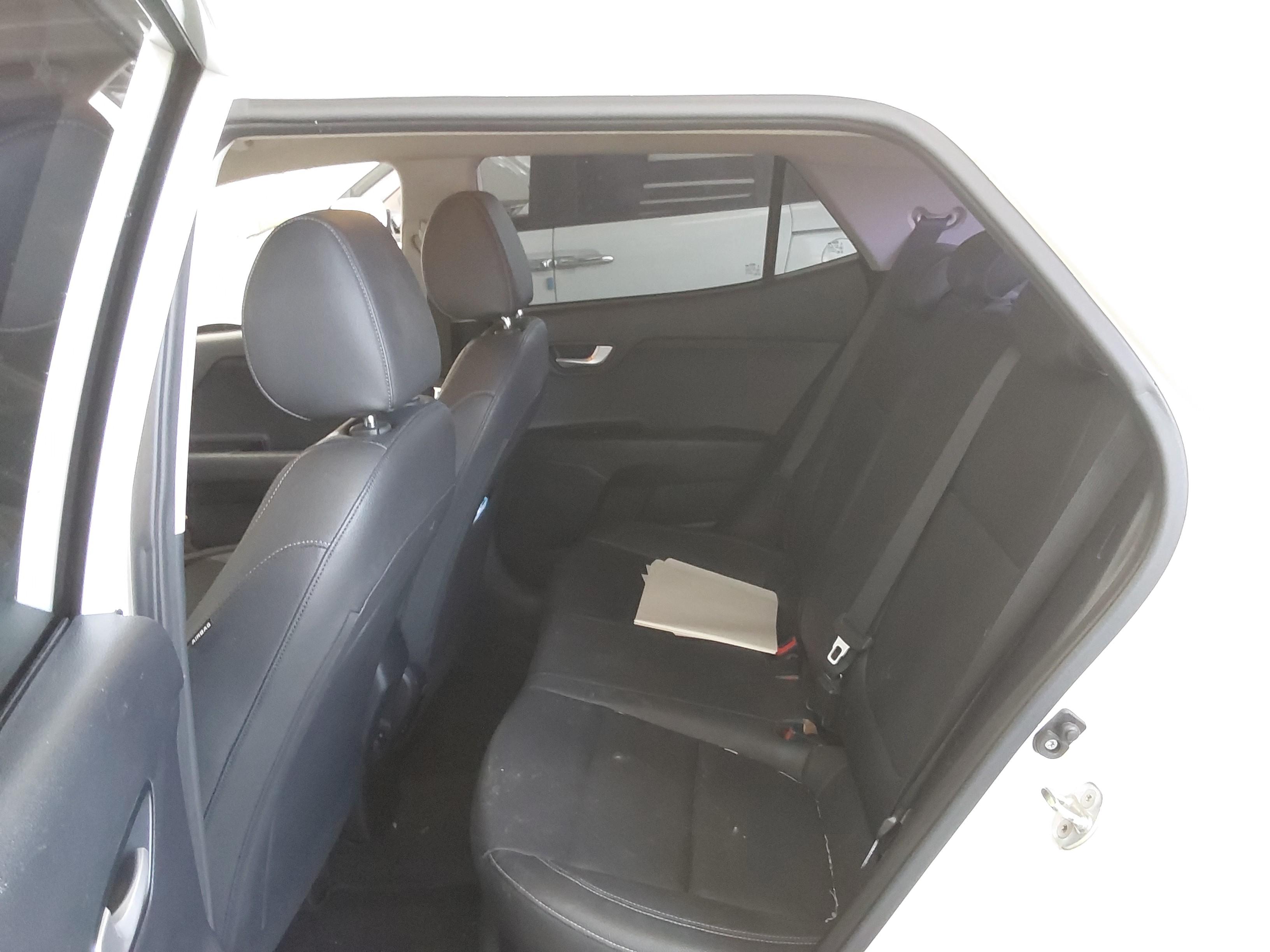 Kia Stonic 2018 - Image 11