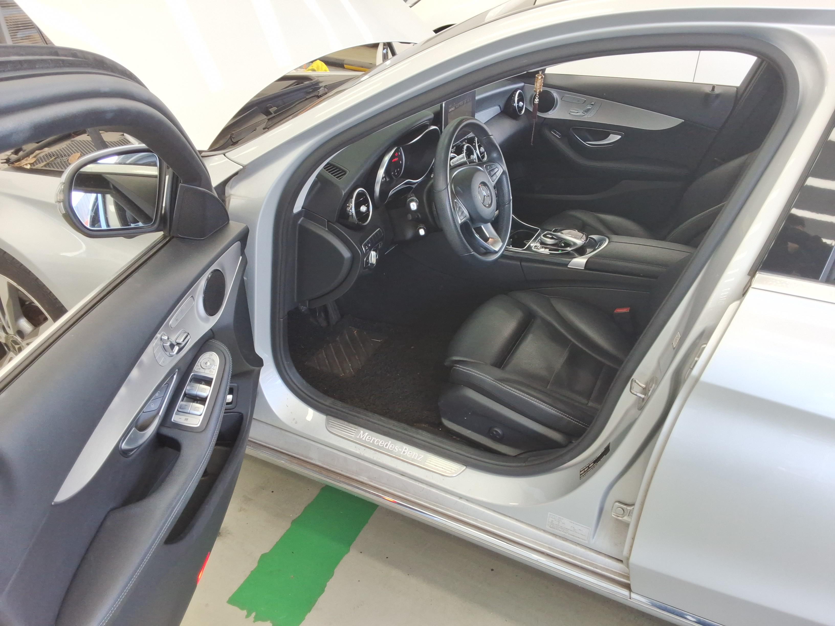 Mercedes-Benz C-Class 2018 - Image 9