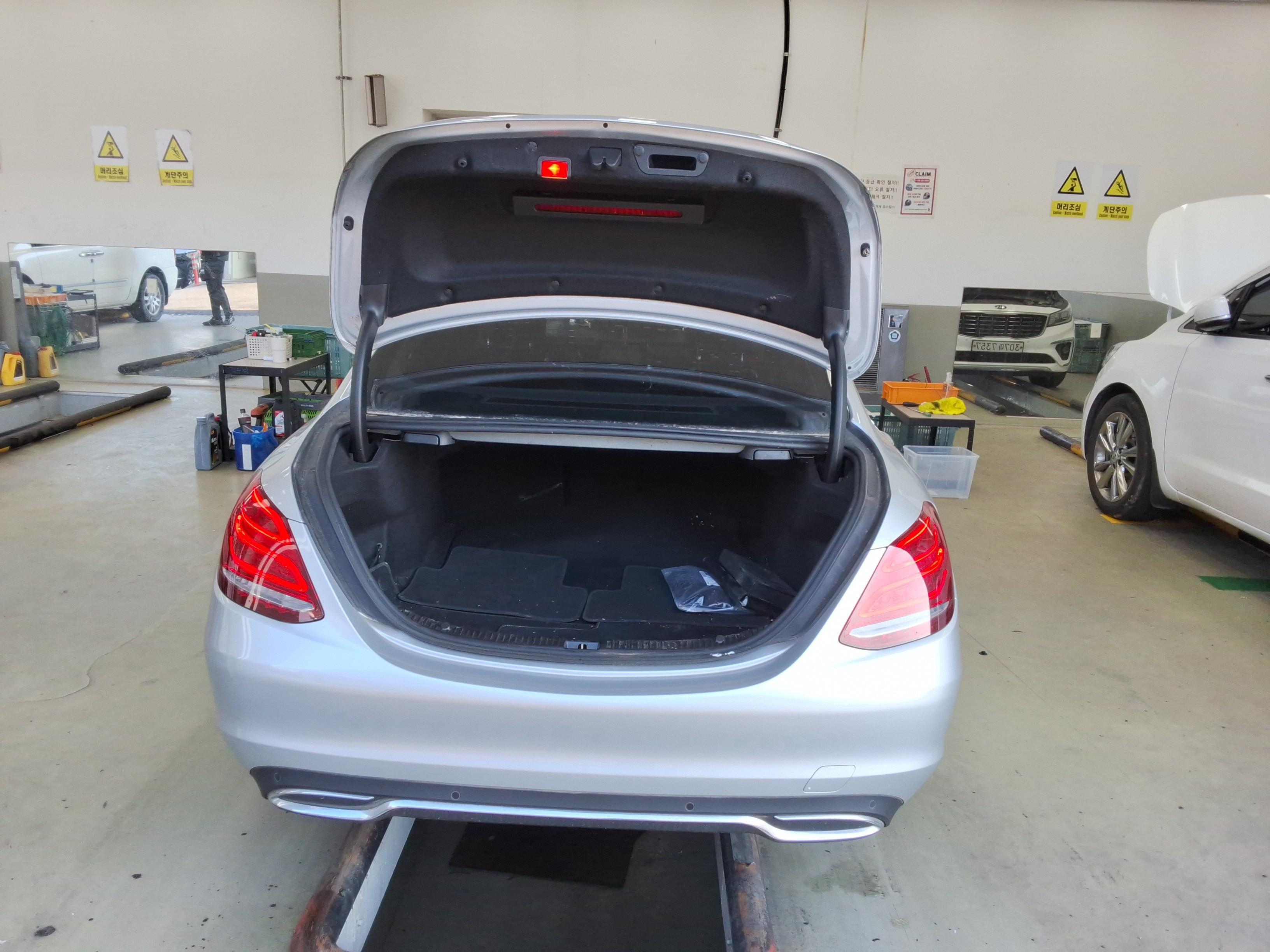 Mercedes-Benz C-Class 2018 - Image 14