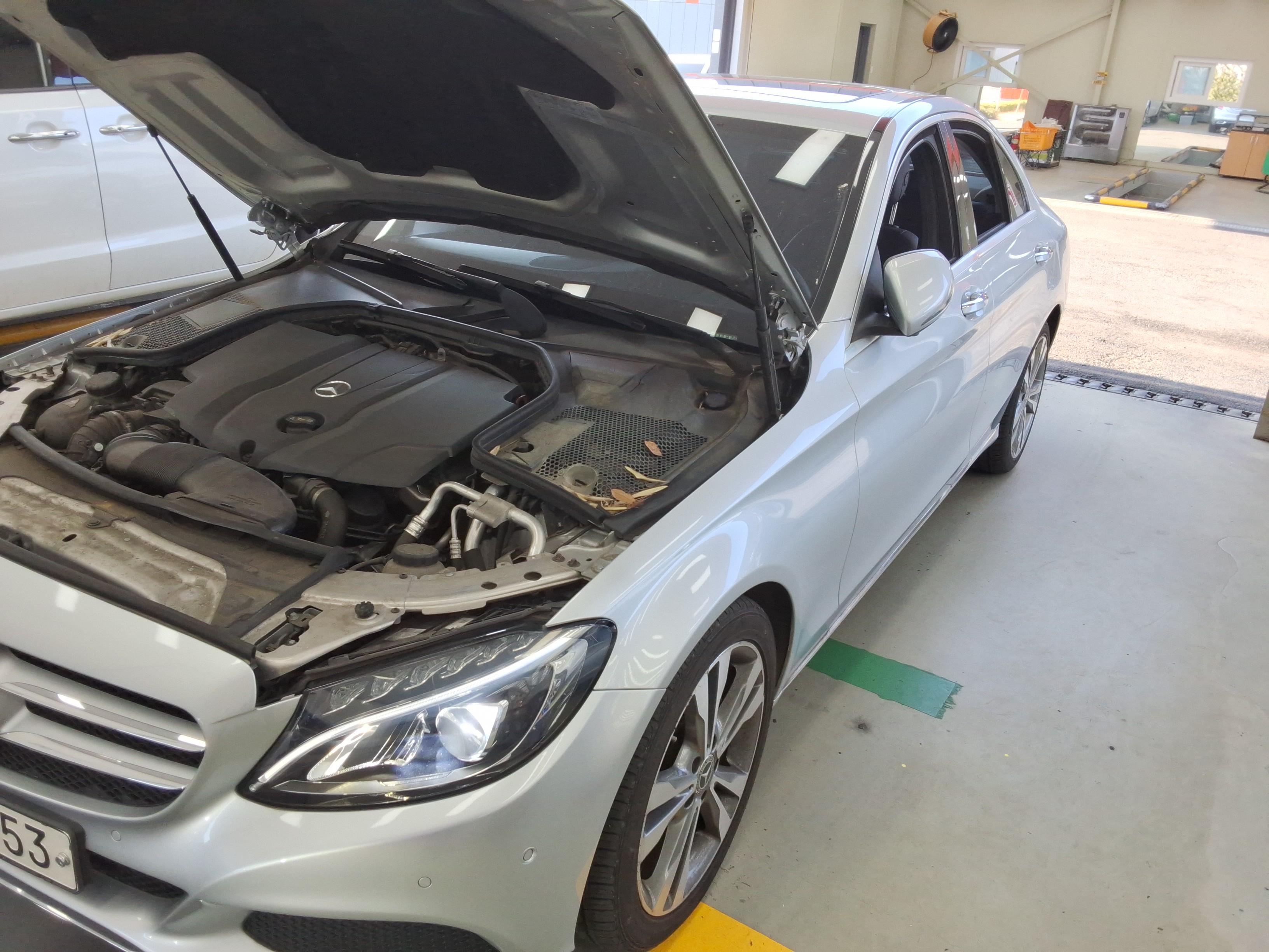 Mercedes-Benz C-Class 2018 - Image 20