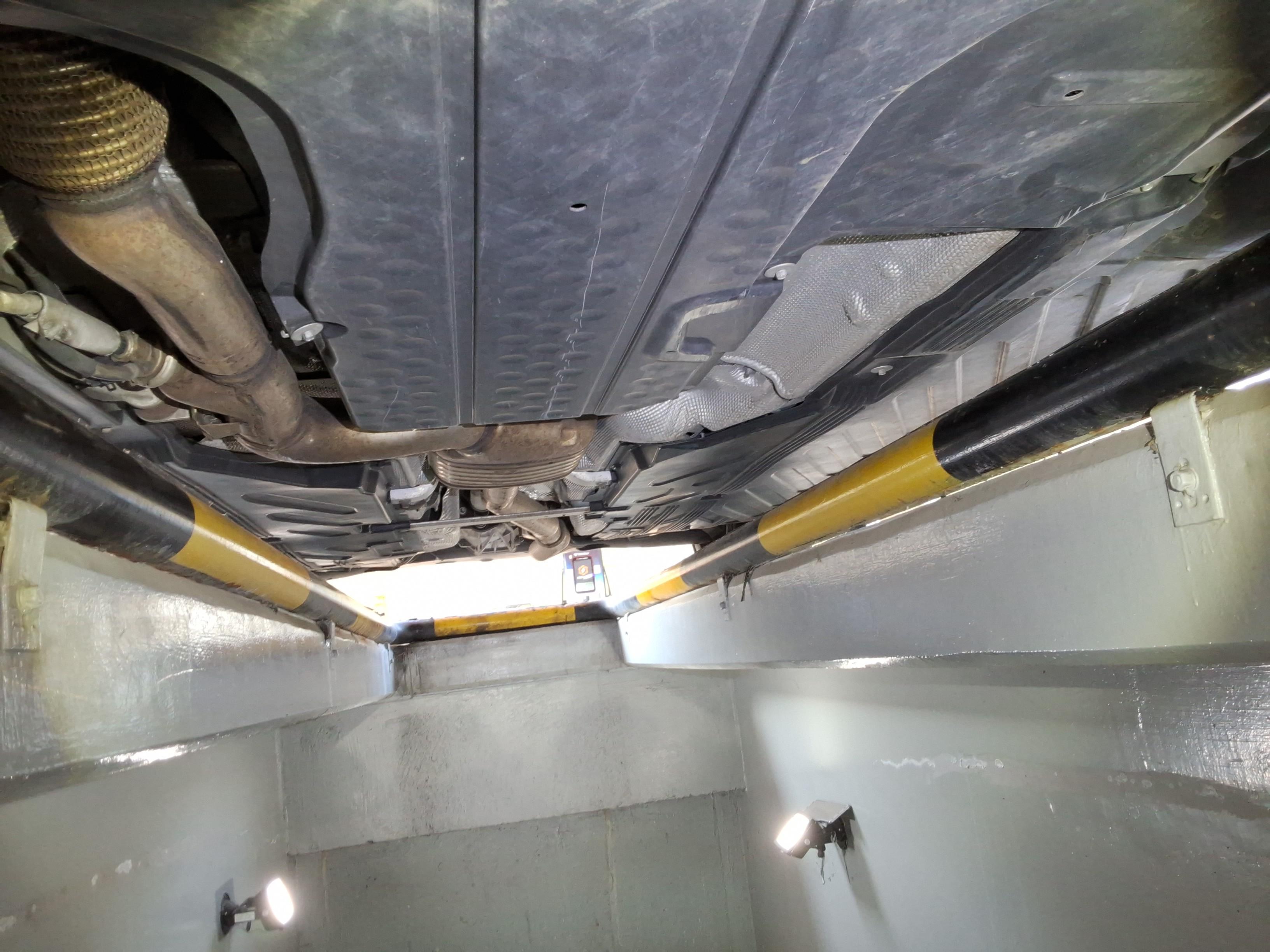 Mercedes-Benz C-Class 2018 - Image 21