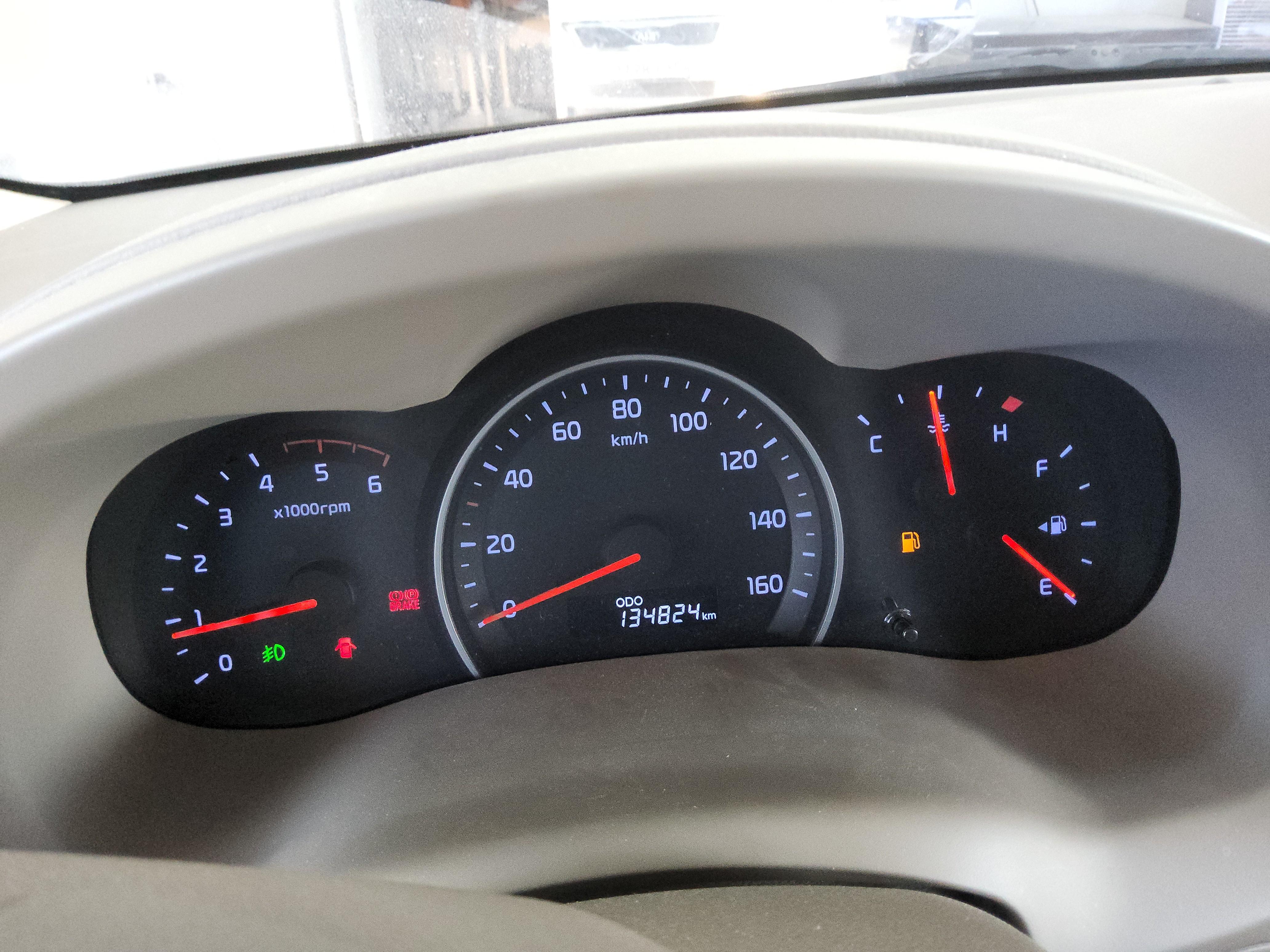 Kia Carnival 2014 - Image 8