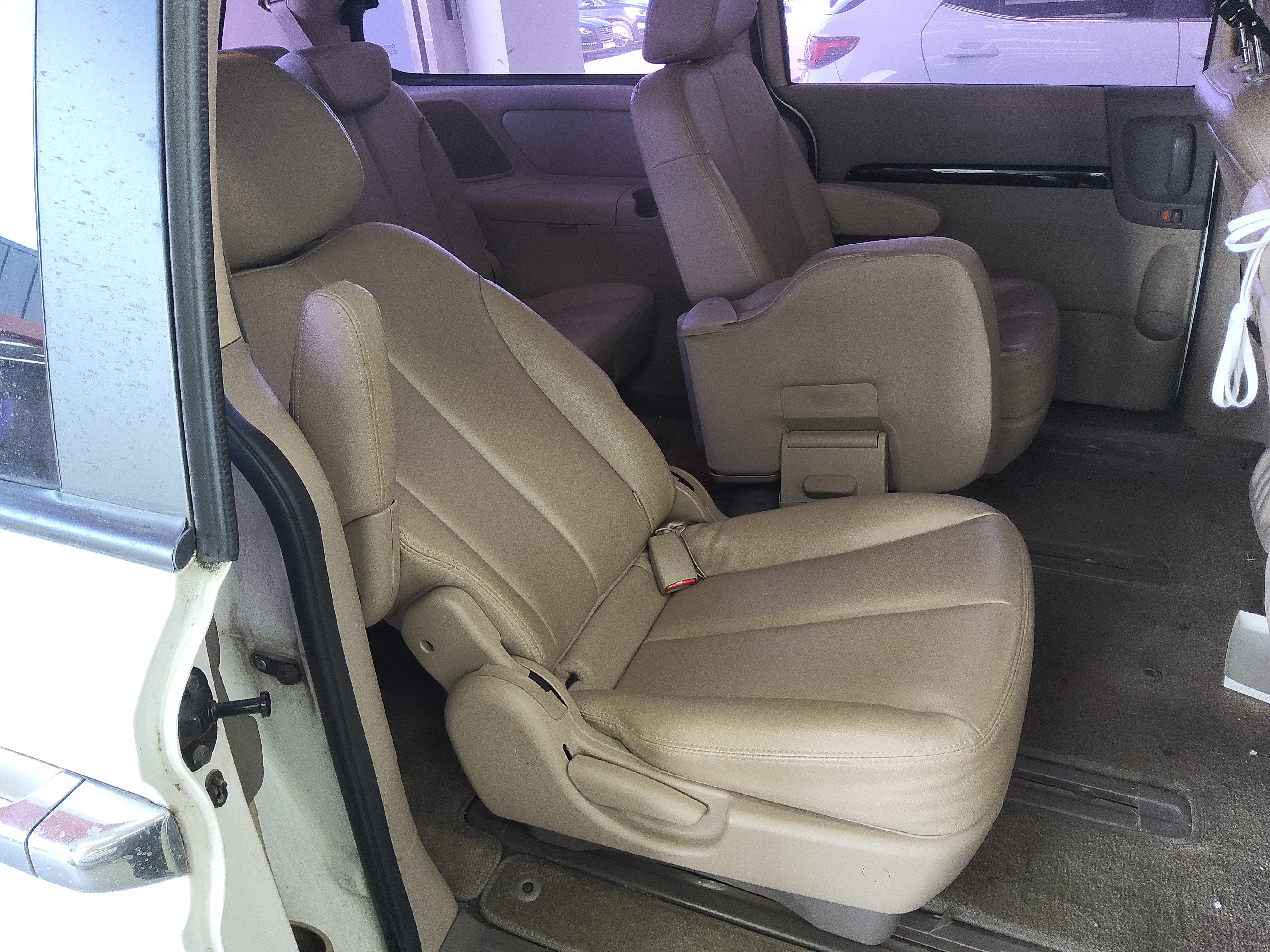 Kia Carnival 2014 - Image 12