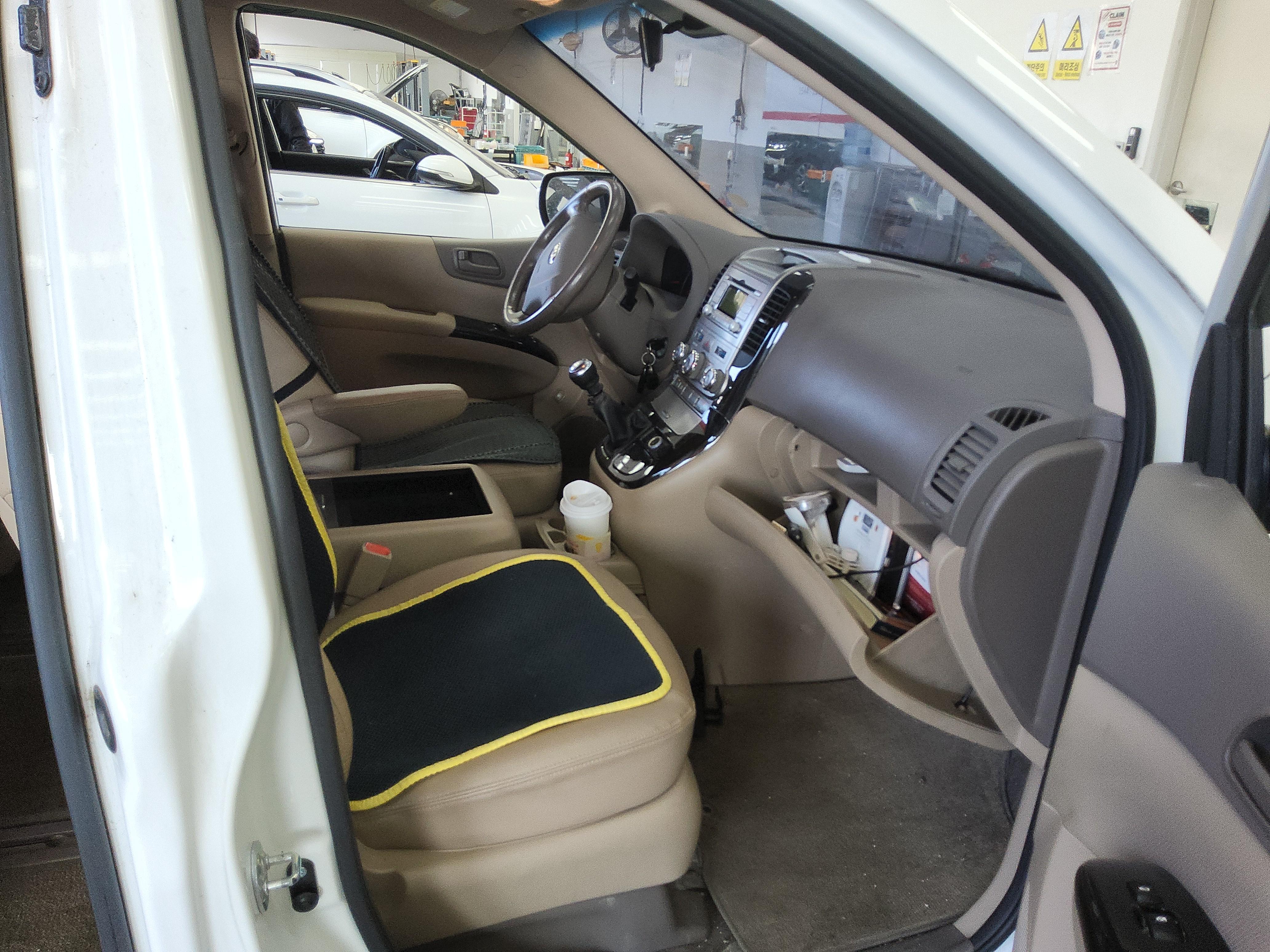 Kia Carnival 2014 - Image 13